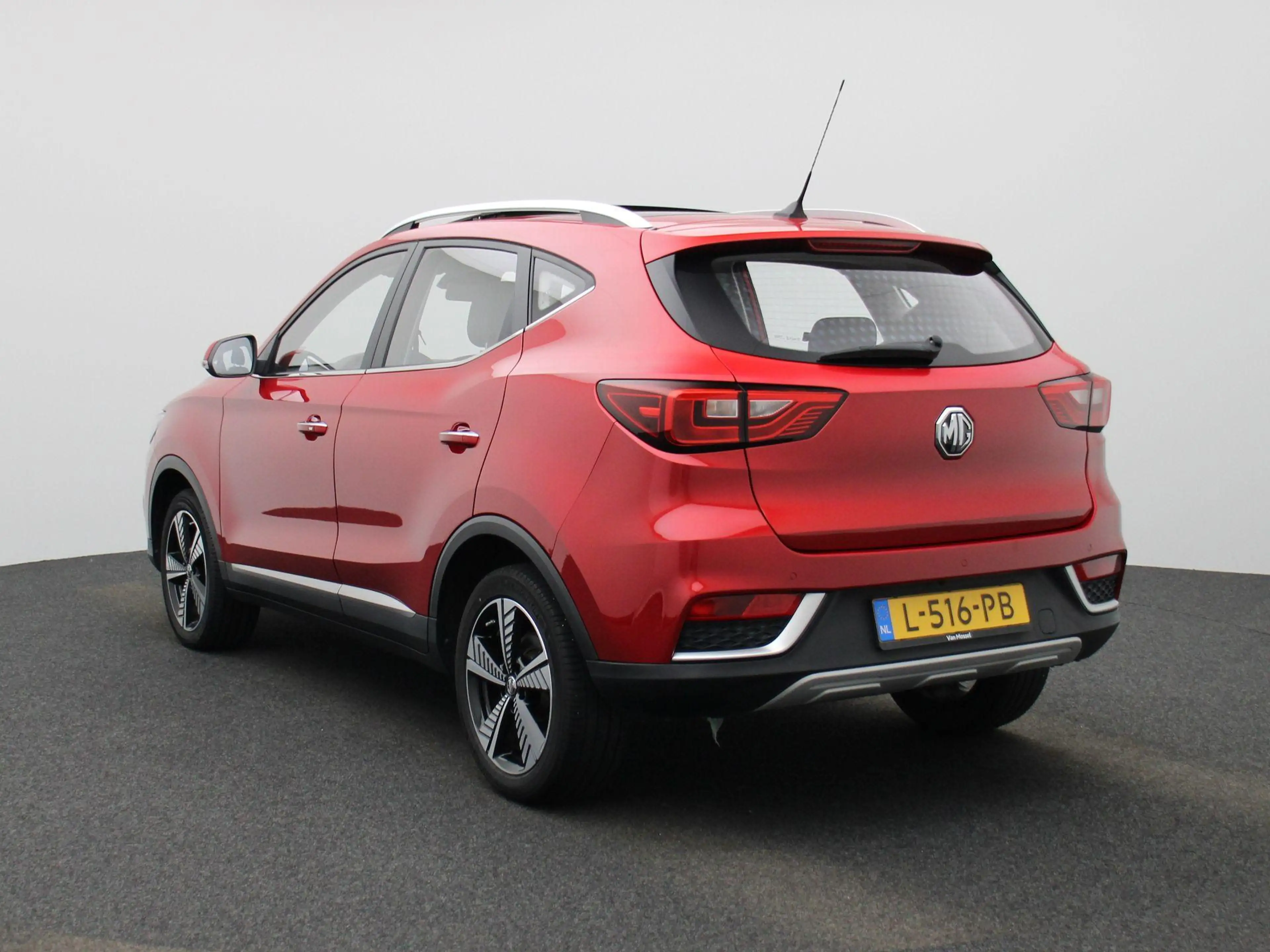 MG ZS MG EV Luxury 45 kWh | ACHTERUITRIJCAMERA | PANORAM — photo 2
