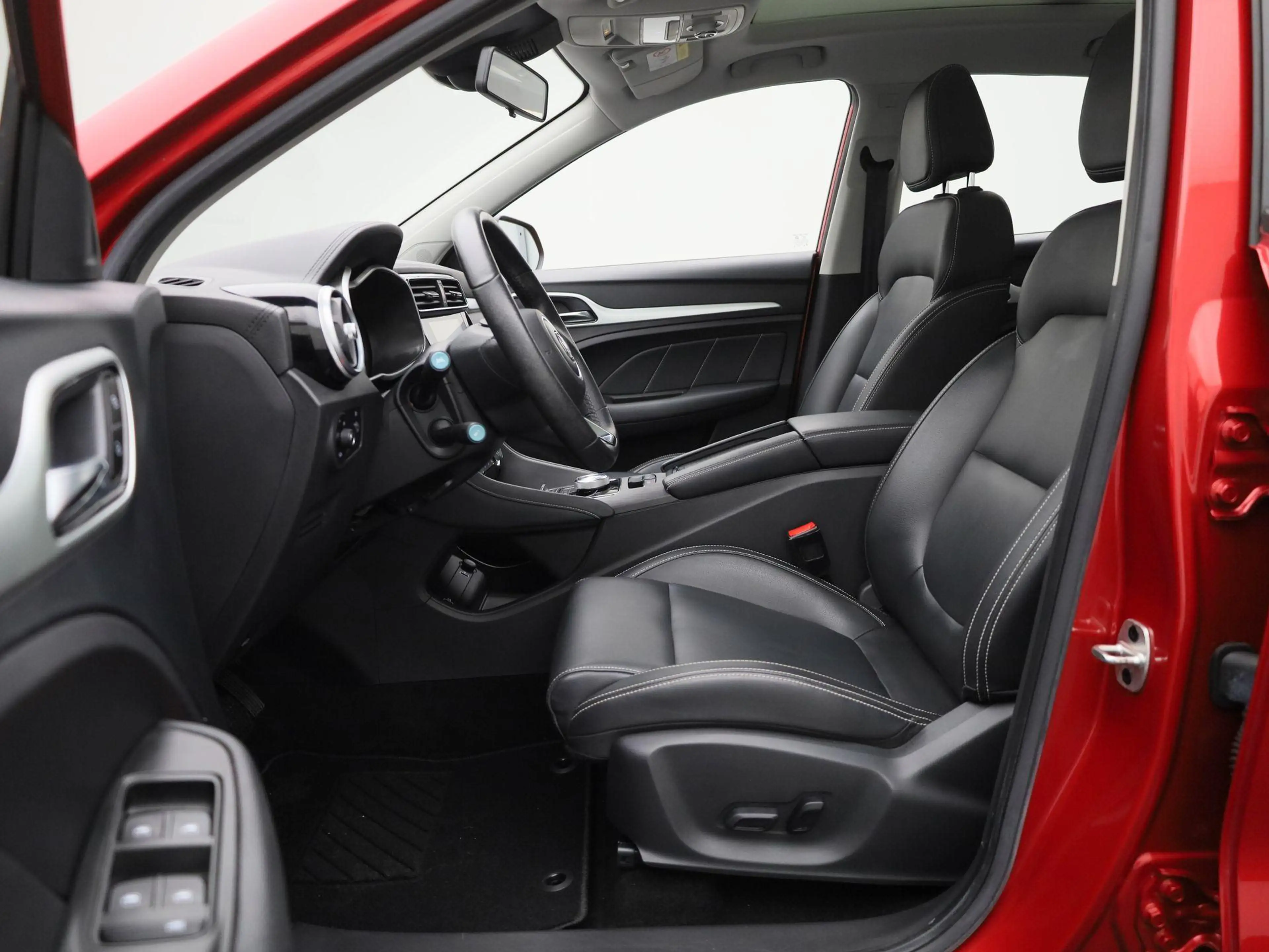 MG ZS MG EV Luxury 45 kWh | ACHTERUITRIJCAMERA | PANORAM — photo 11