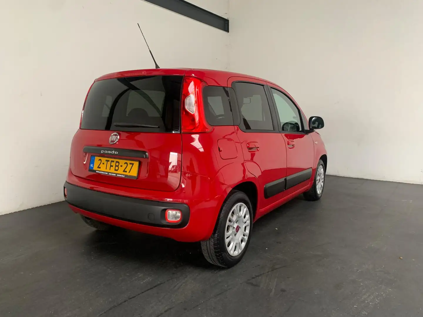 Fiat Panda 0.9 TwinAir Lounge. Airco. APK 10-2026! Rood - 2