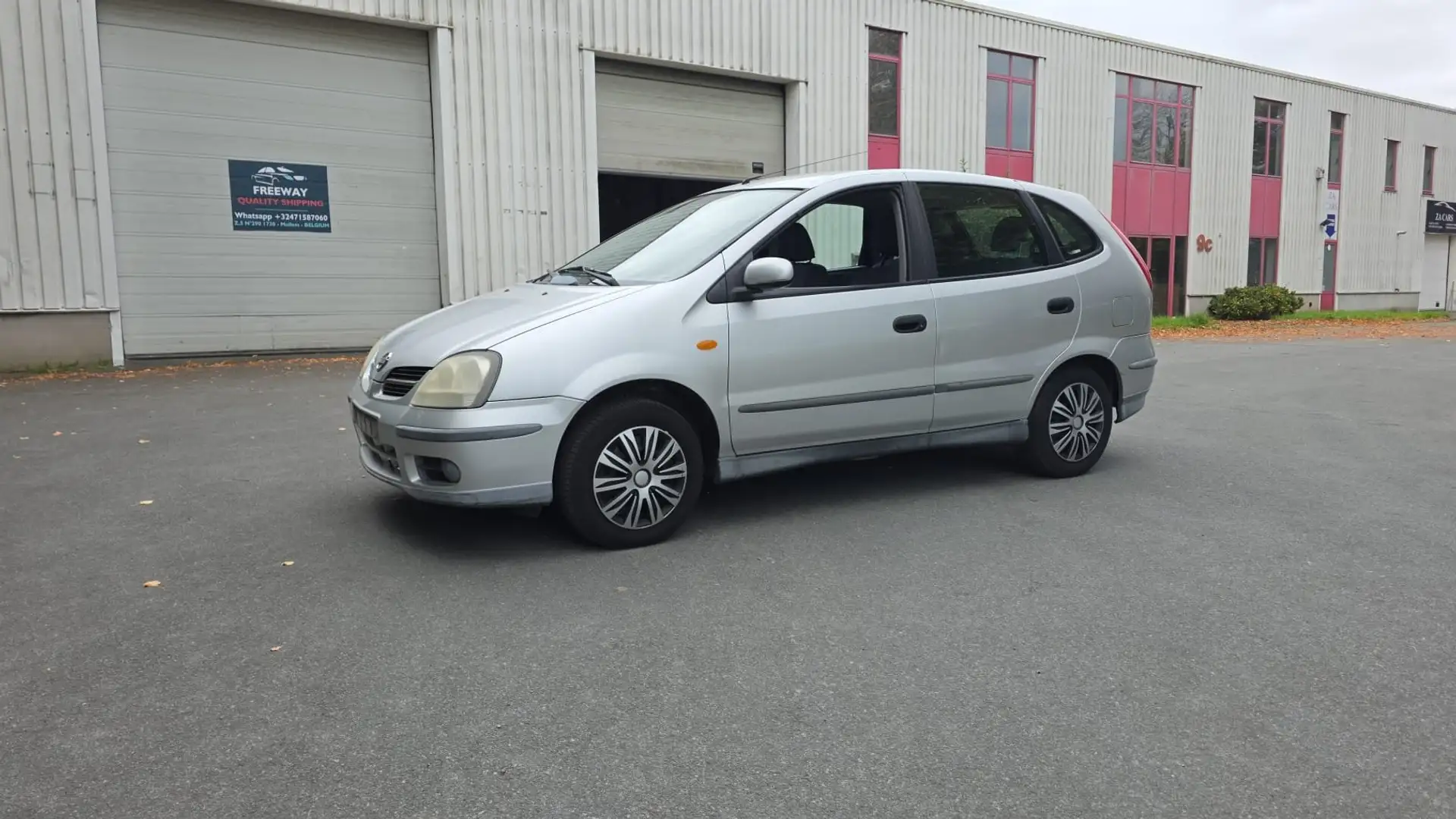 Nissan Almera Tino 1.8i 16v -MANUEL Szary - 2