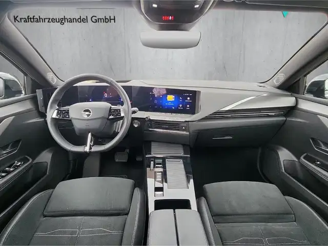 Opel Astra view 12