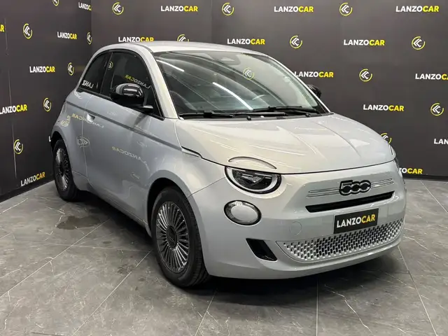 Fiat 500 view 3