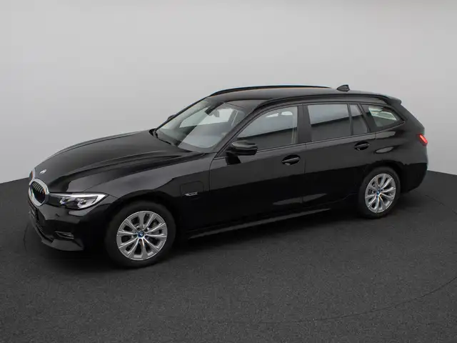 BMW 3 Series view 12