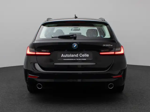 BMW 3 Series view 8