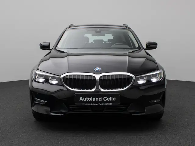 BMW 3 Series view 2