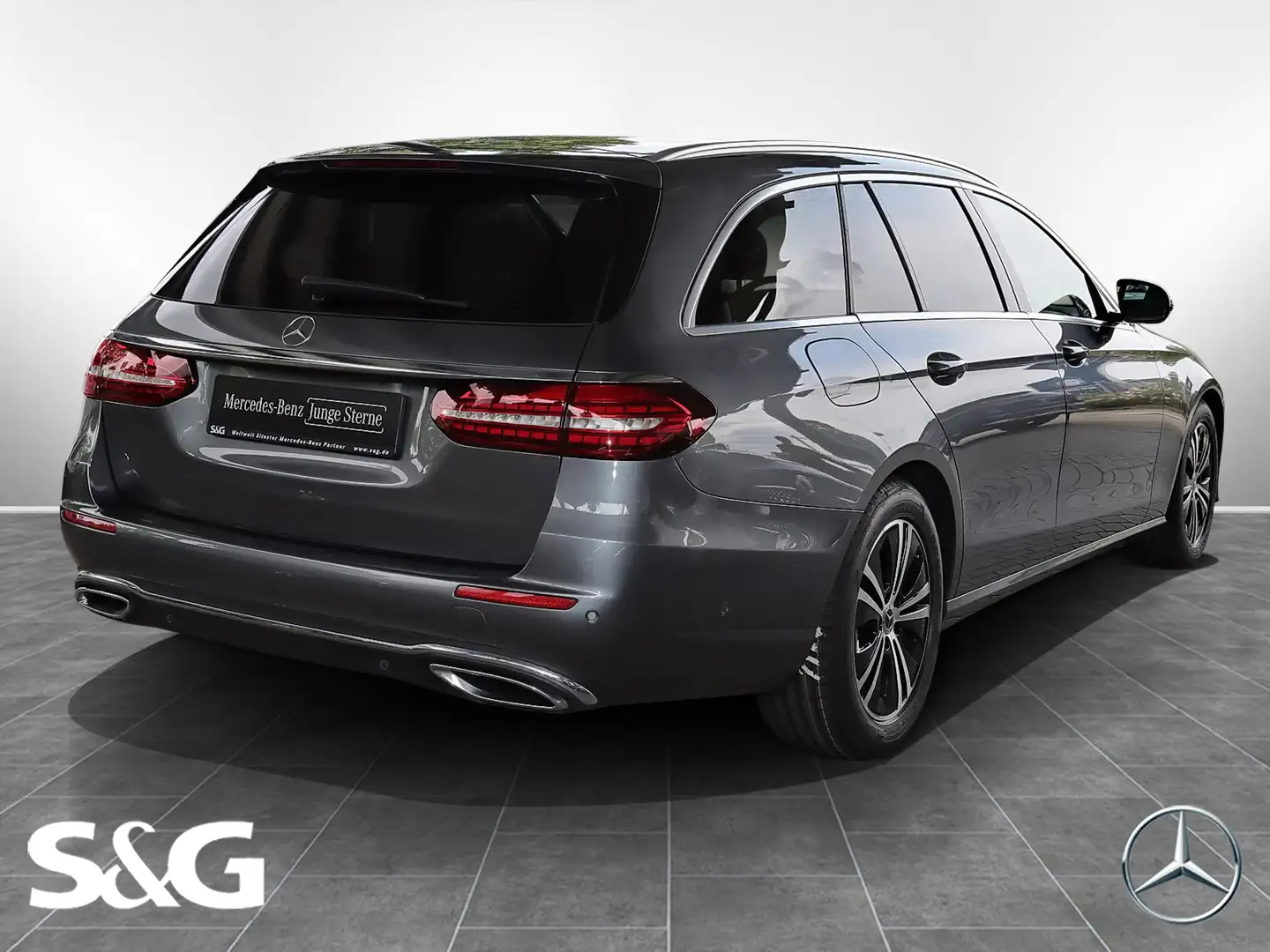 Mercedes-Benz E 220 d T Avantgarde 360° Kamera+Spiegel Grey - 2