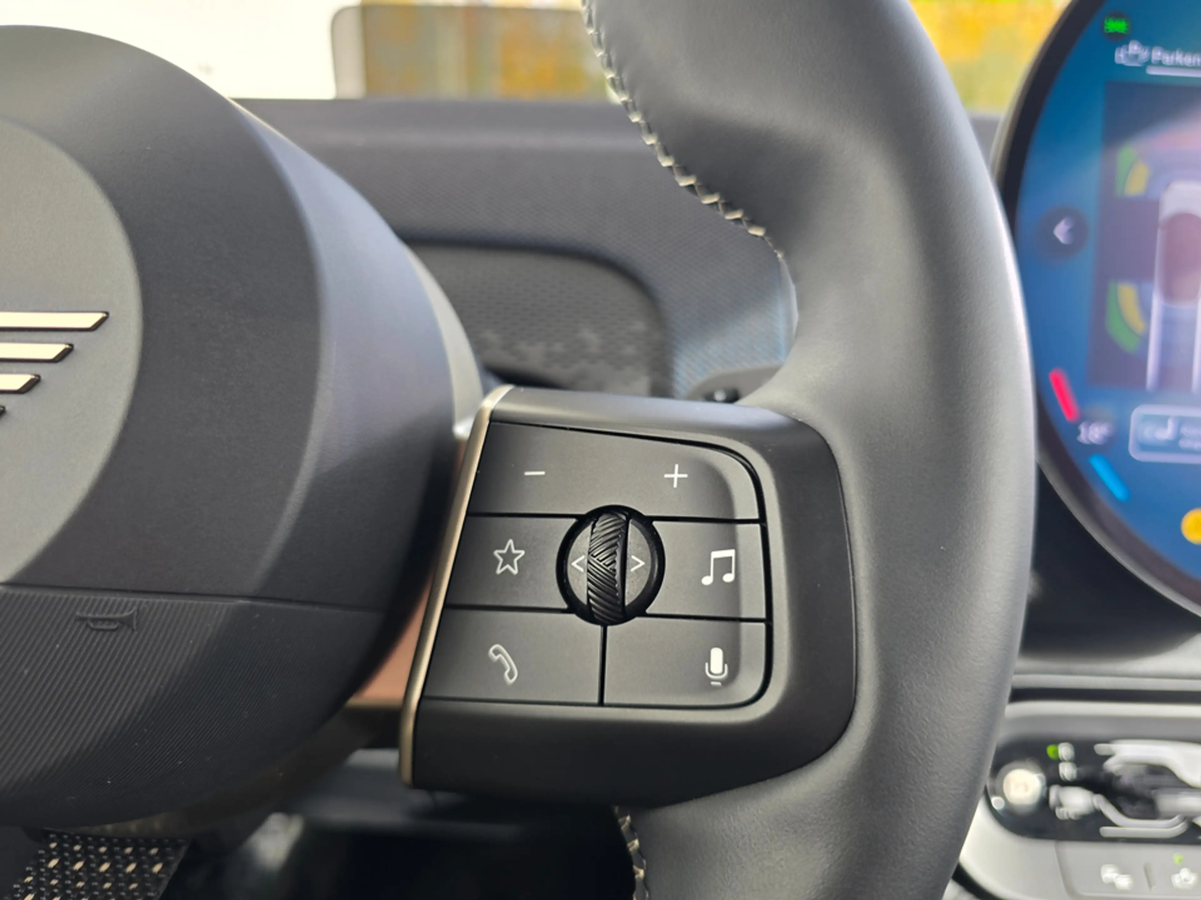MINI Countryman C Favoured Trim Navi Head-Up Alarm — photo 12