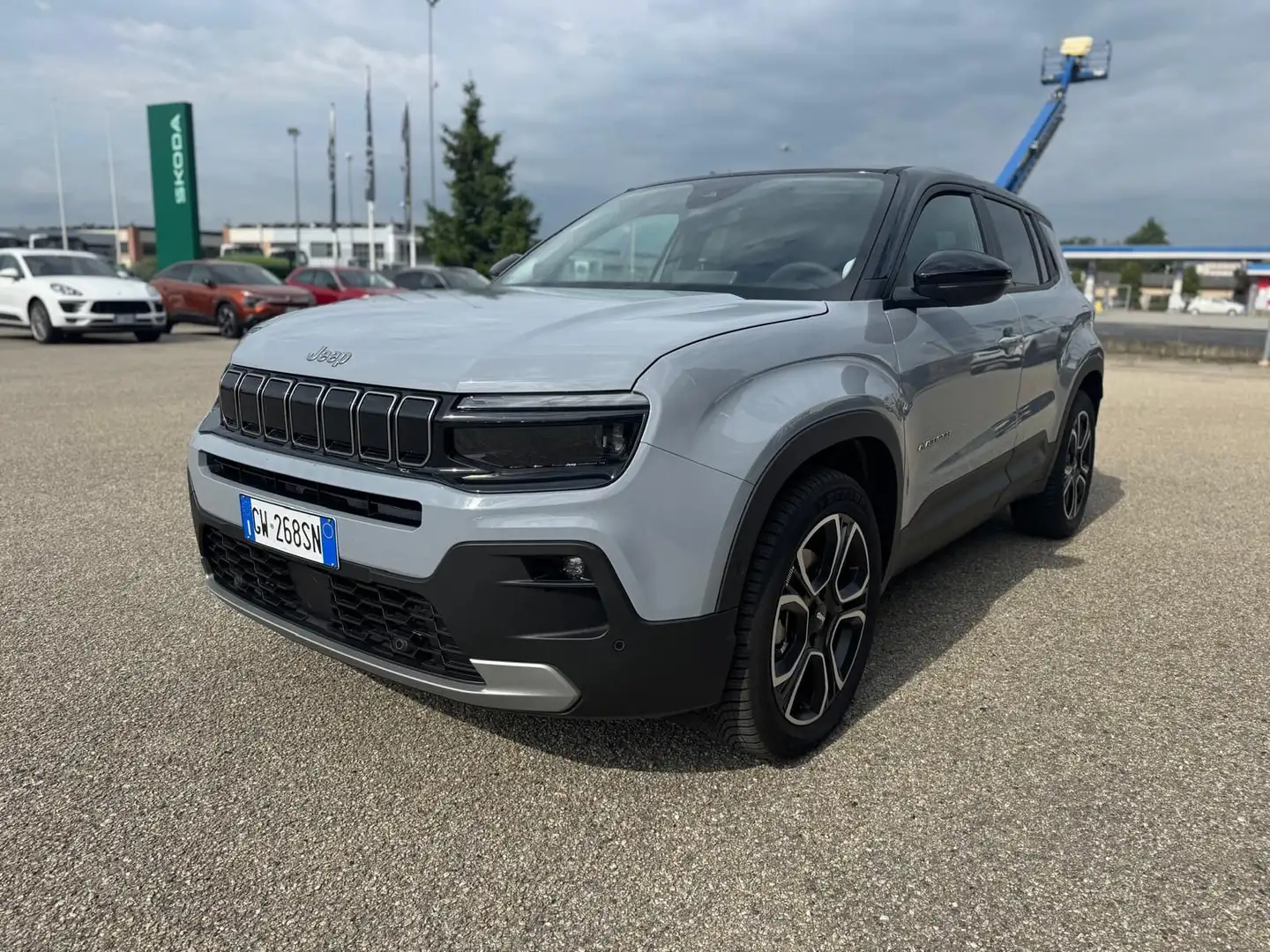 Jeep Avenger BEV Summit Šedá - 1