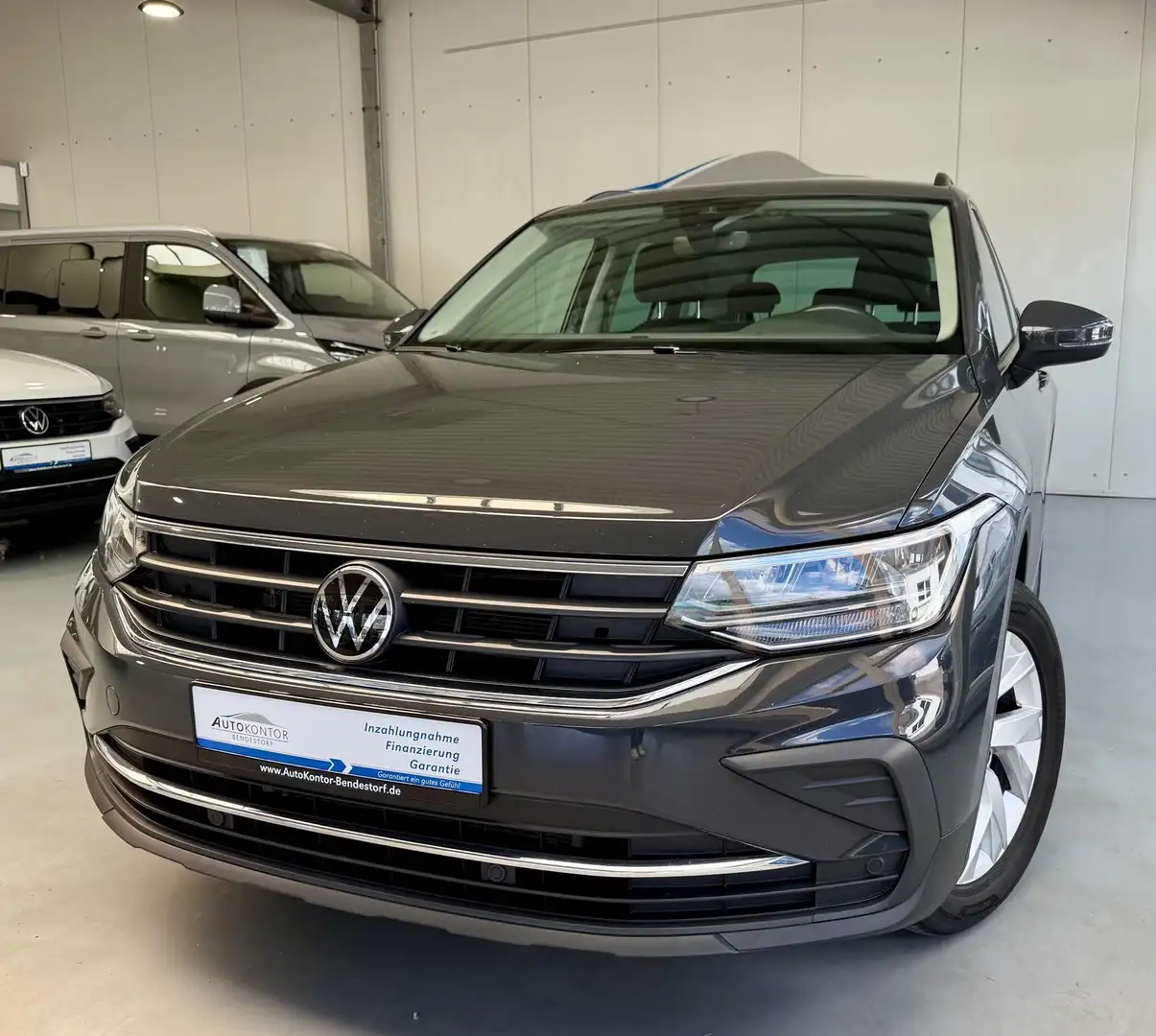 Volkswagen Tiguan Life Autom.,. *LED *AHK *Kamera *Winterp. Grijs - 2