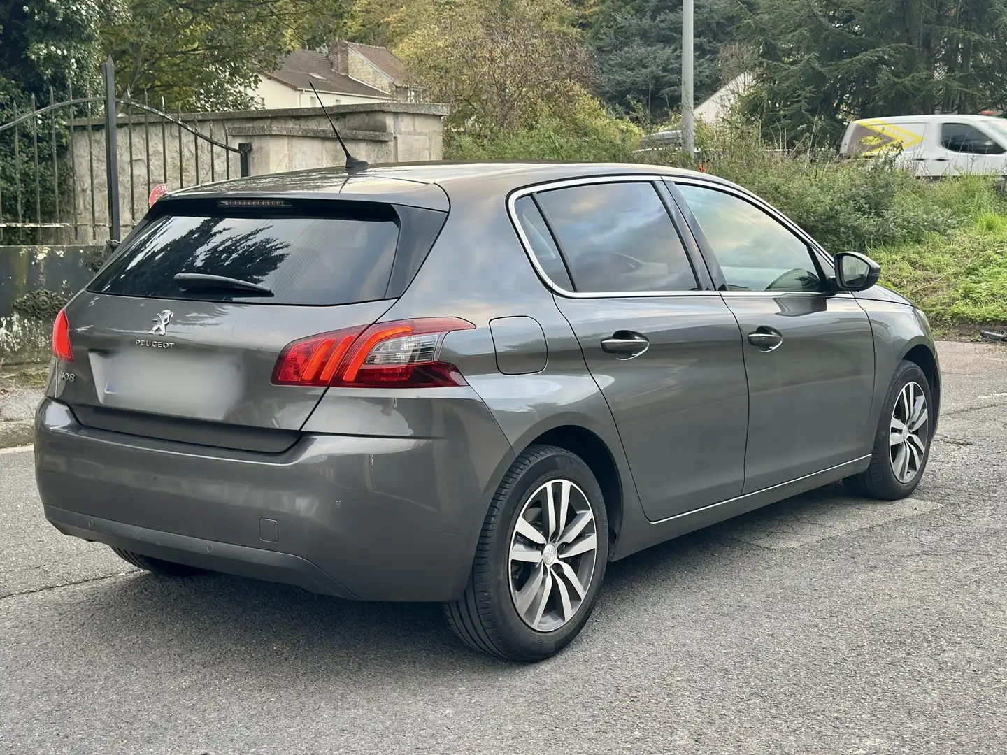 Peugeot 308 BlueHDi 130ch S&S EAT8 Allure Business - 2