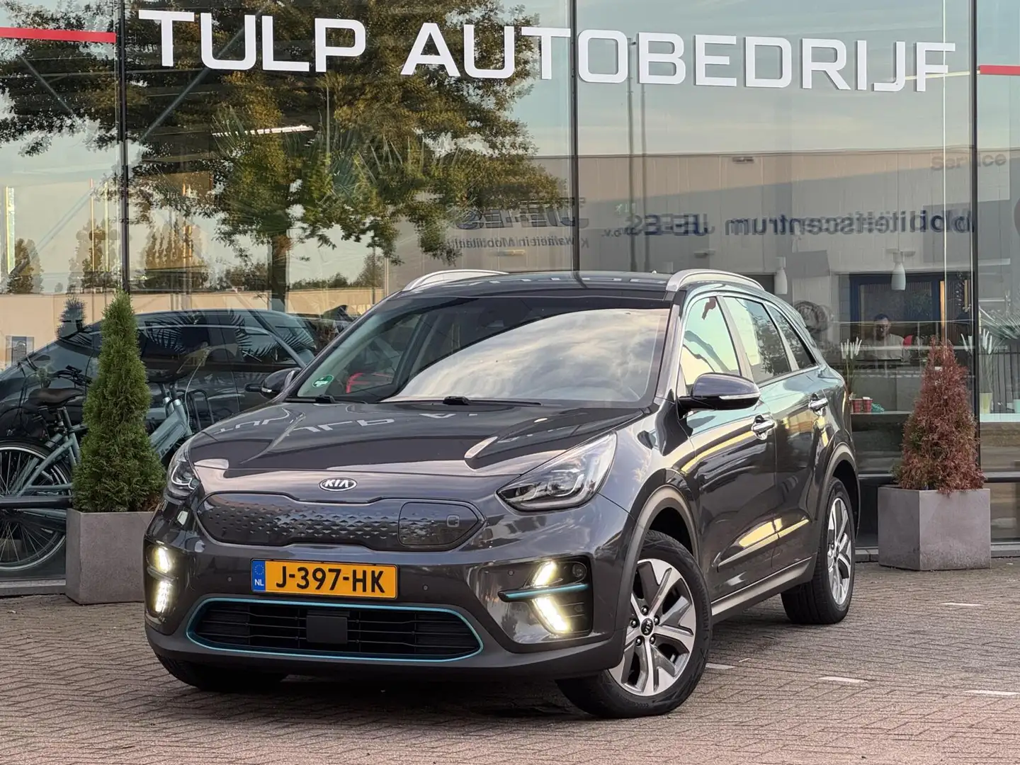 Kia e-Niro ExecutiveLine 64 kWh 2021 Leder Navi 1e eigen btw Gri - 2