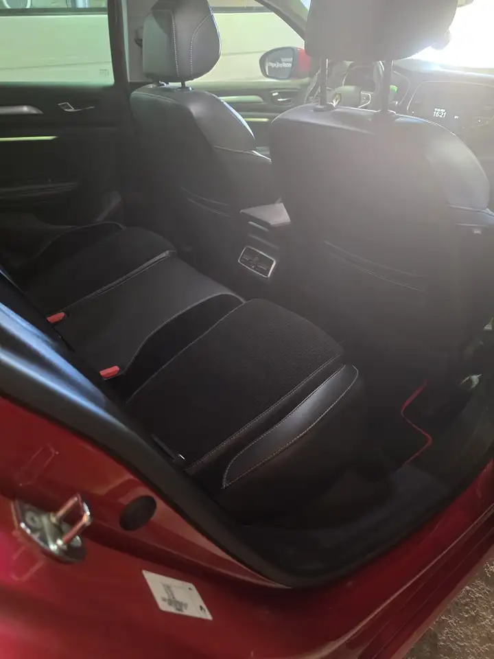 Renault Megane Berline — photo 7