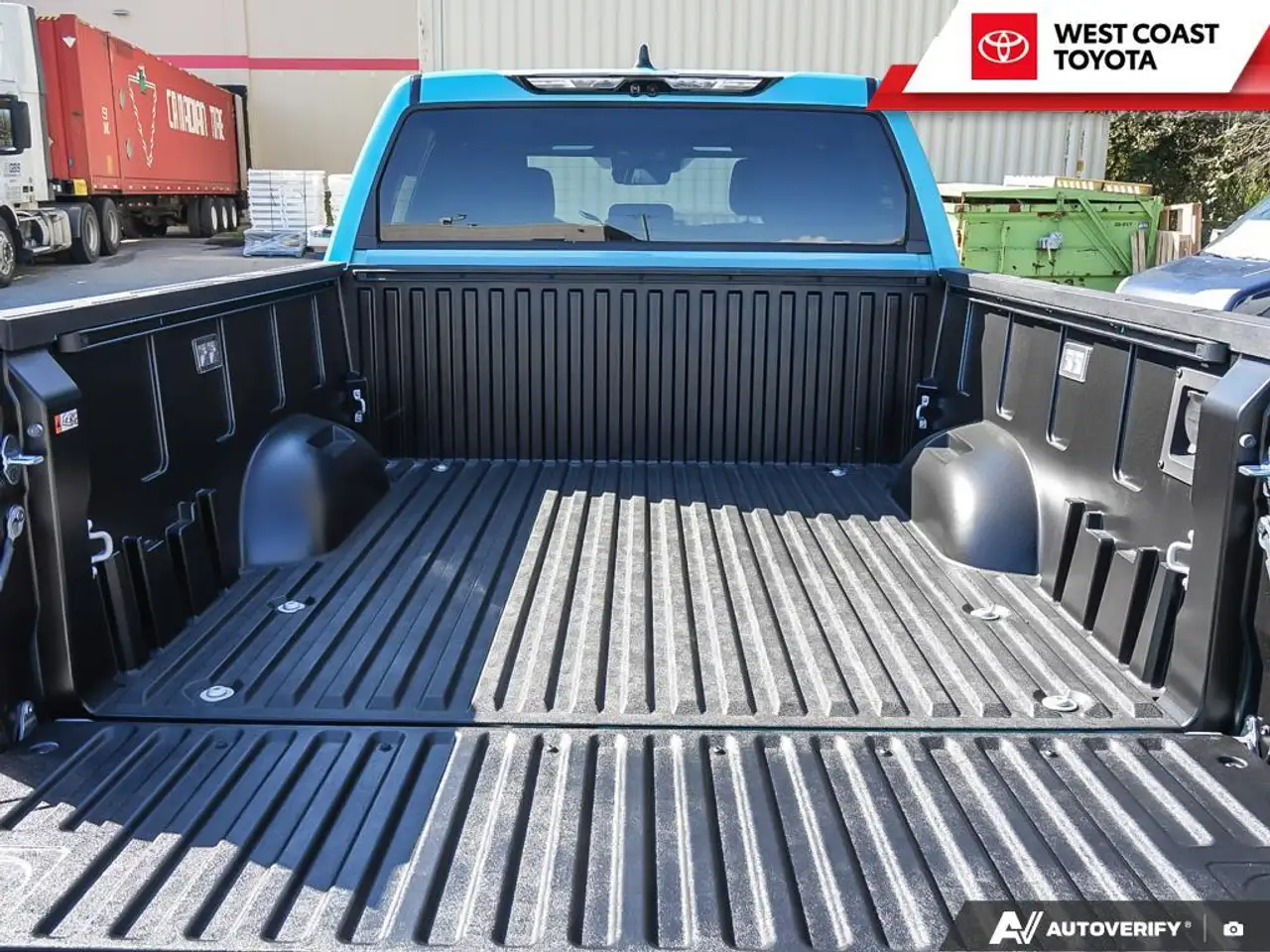 Toyota Tundra снимка Toyota Tundra