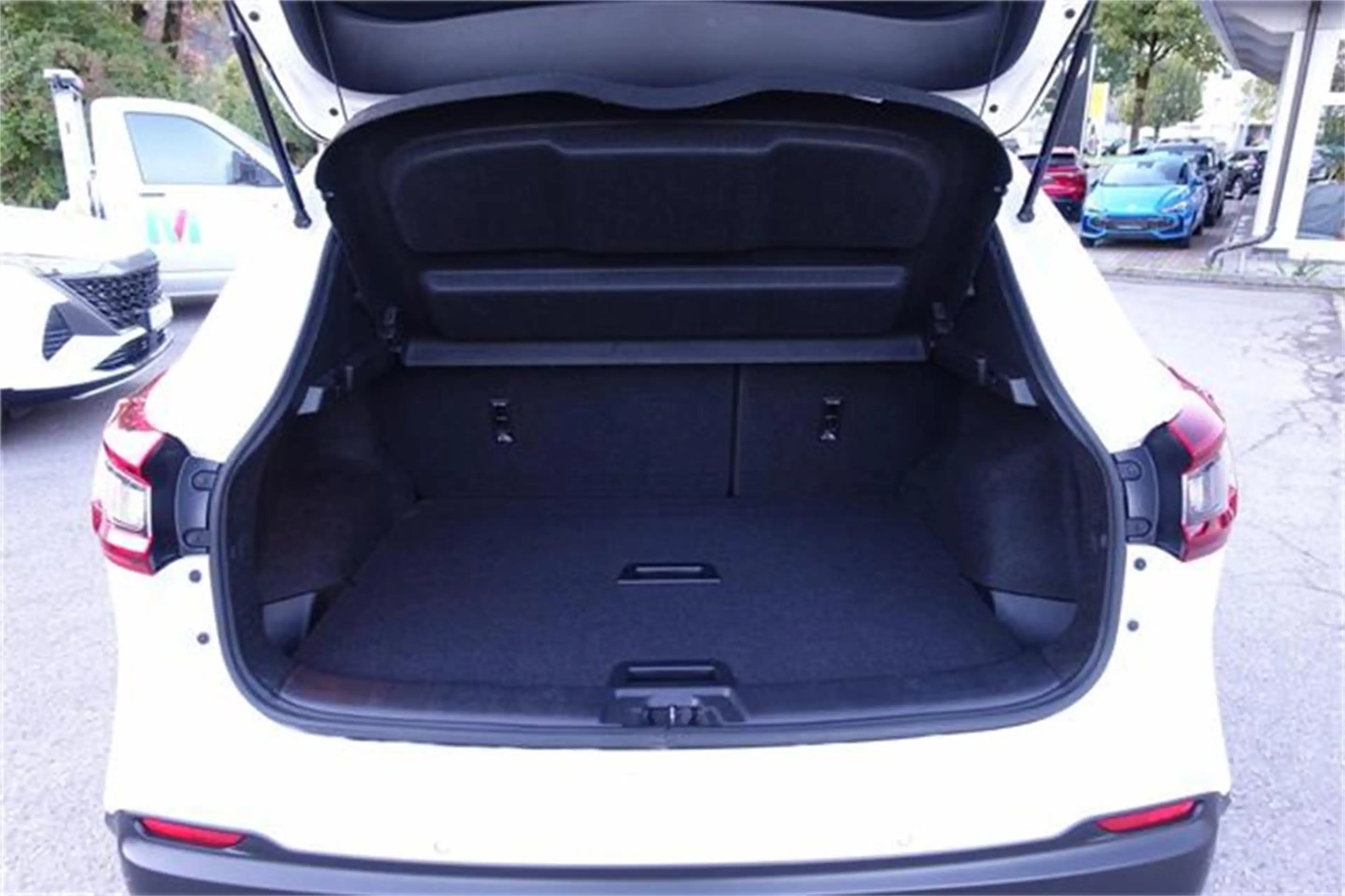 Nissan Qashqai 1,7 dCi ALL-MODE 4x4i Tekna+ Xtronic Aut. — photo 11