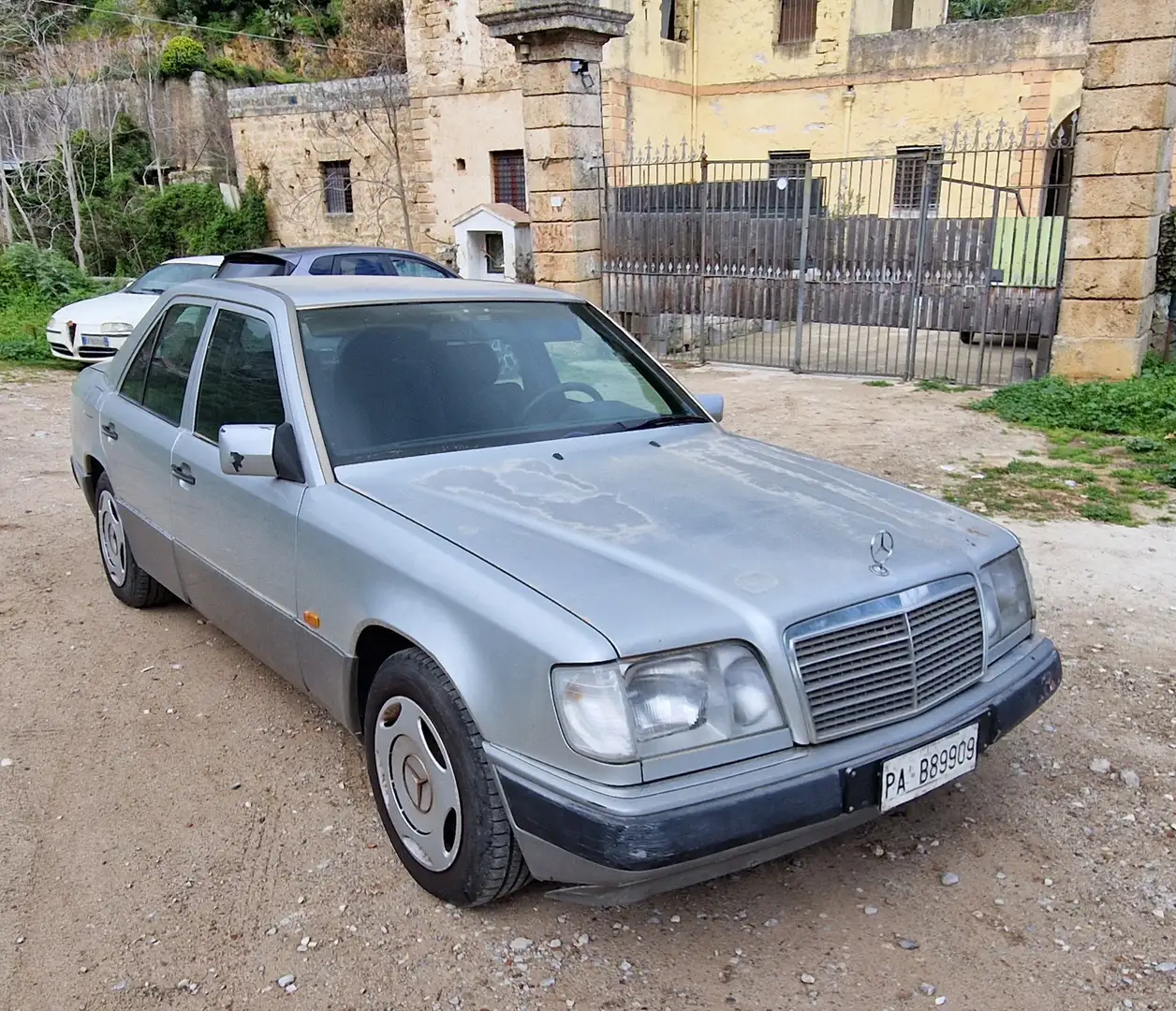 Mercedes-Benz E 200 16v - 1