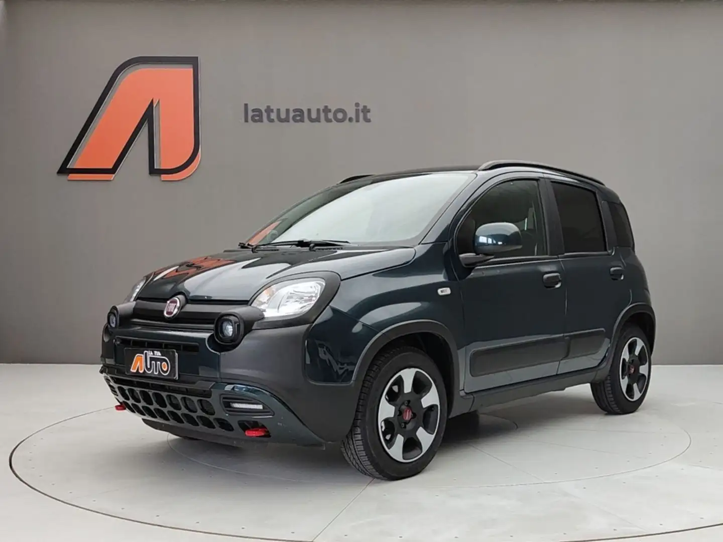 Fiat Panda 1.0 70CV HYBRID CROSS Verde - 1