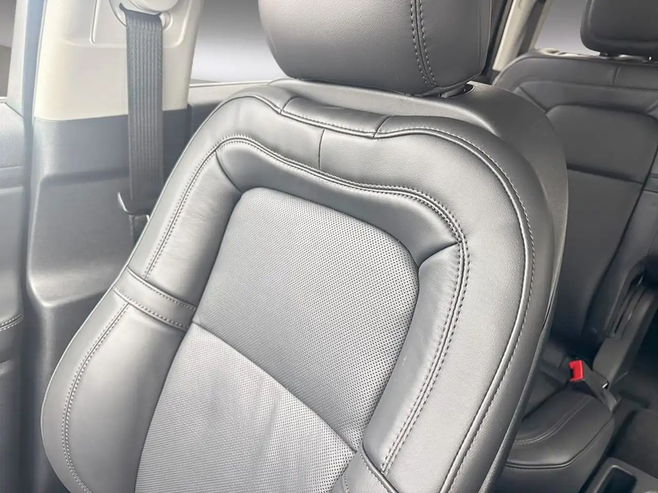 Lincoln Aviator снимка Lincoln Aviator