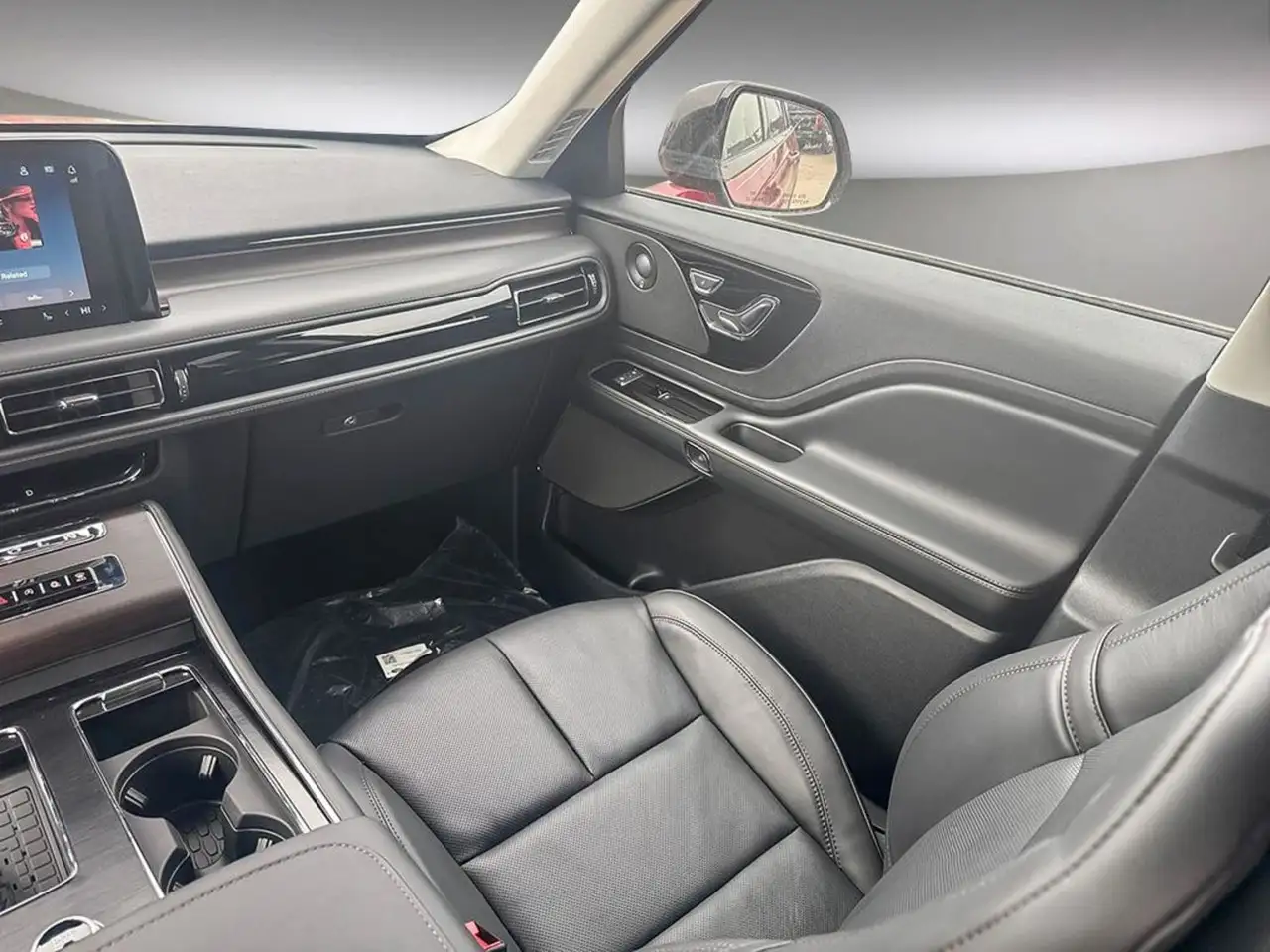 Lincoln Aviator снимка Lincoln Aviator