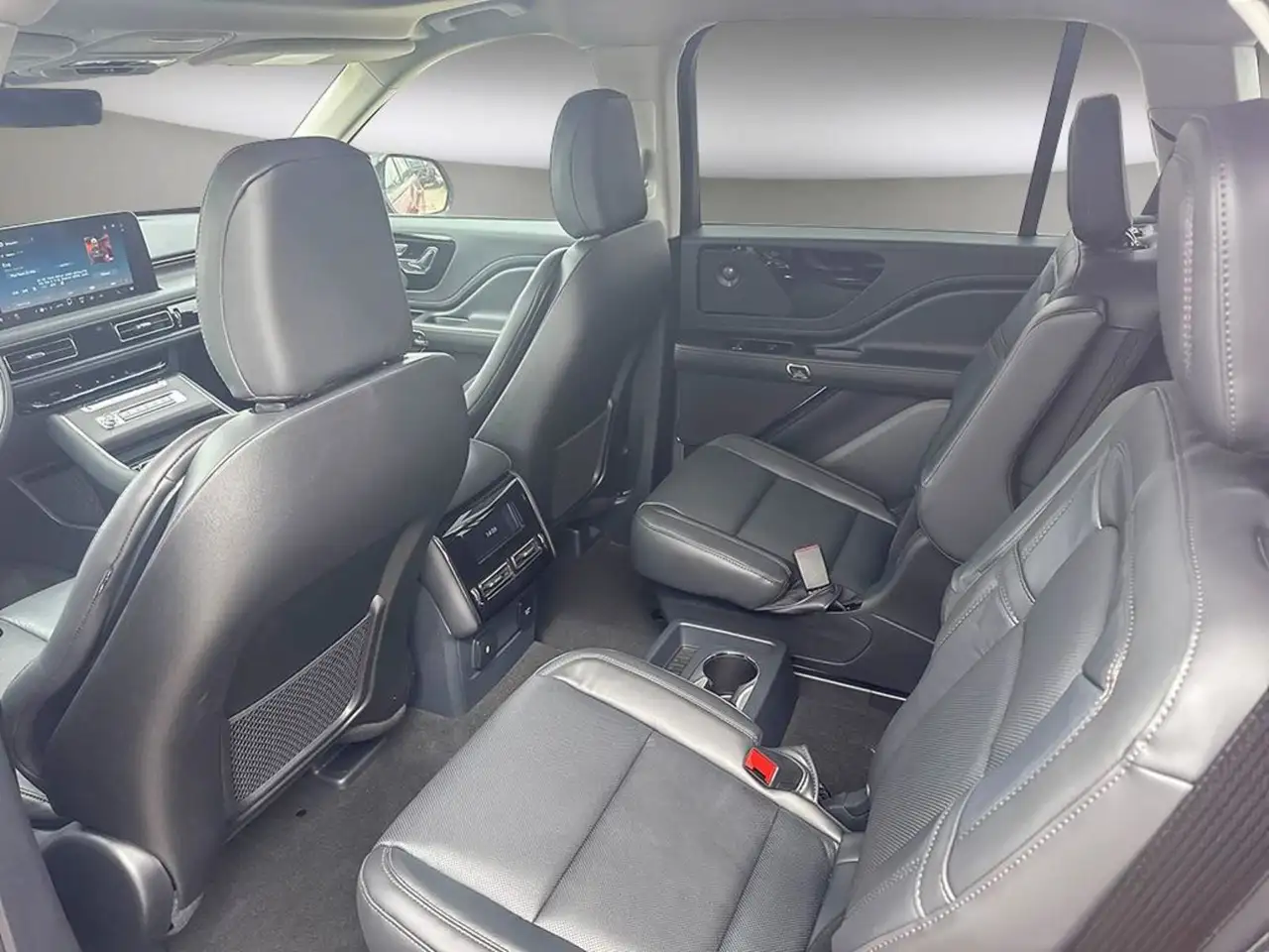 Lincoln Aviator снимка Lincoln Aviator