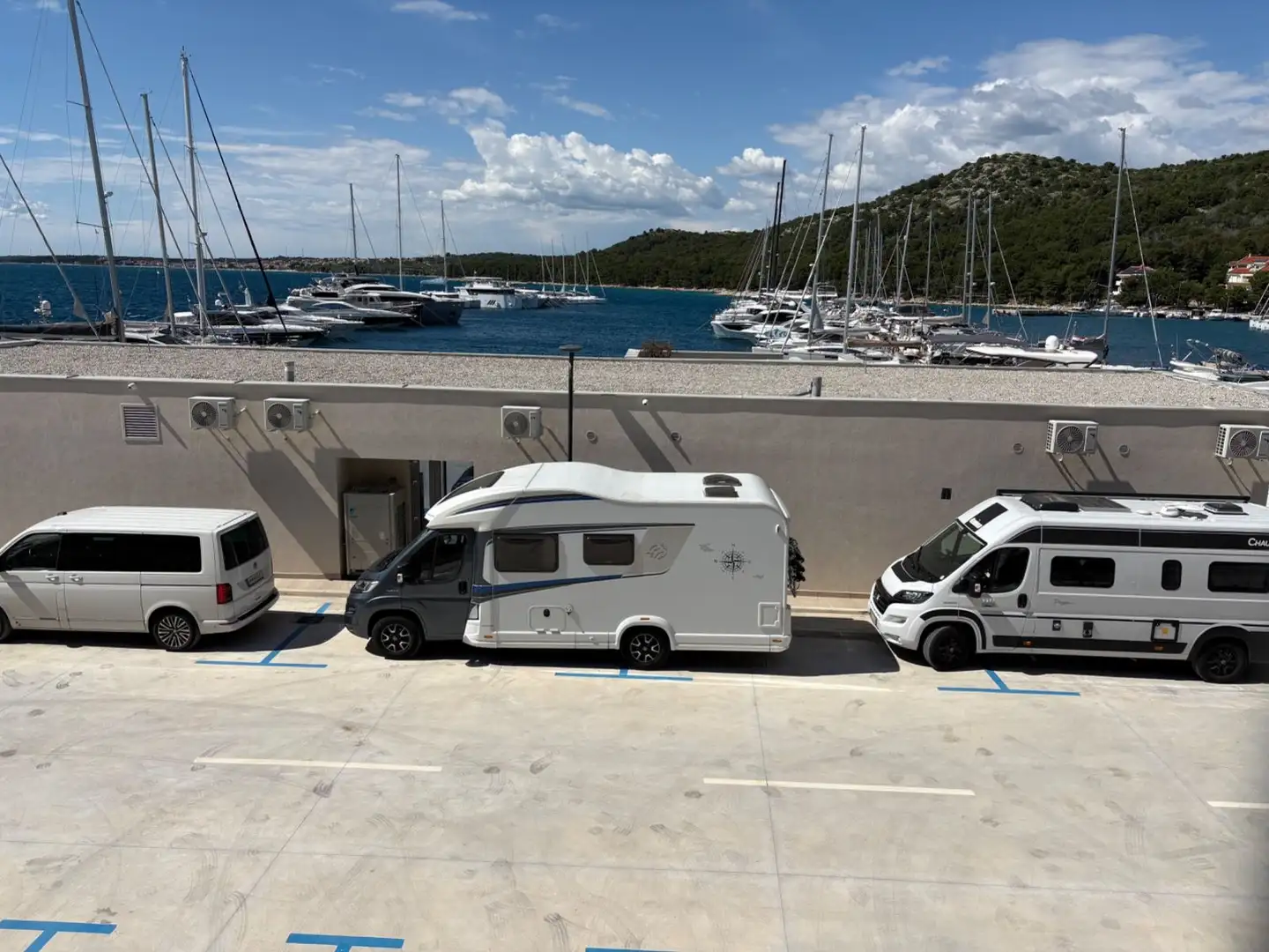 Knaus Sky Wave 650 TI bis 5 Schlafplätze Weiß - 1