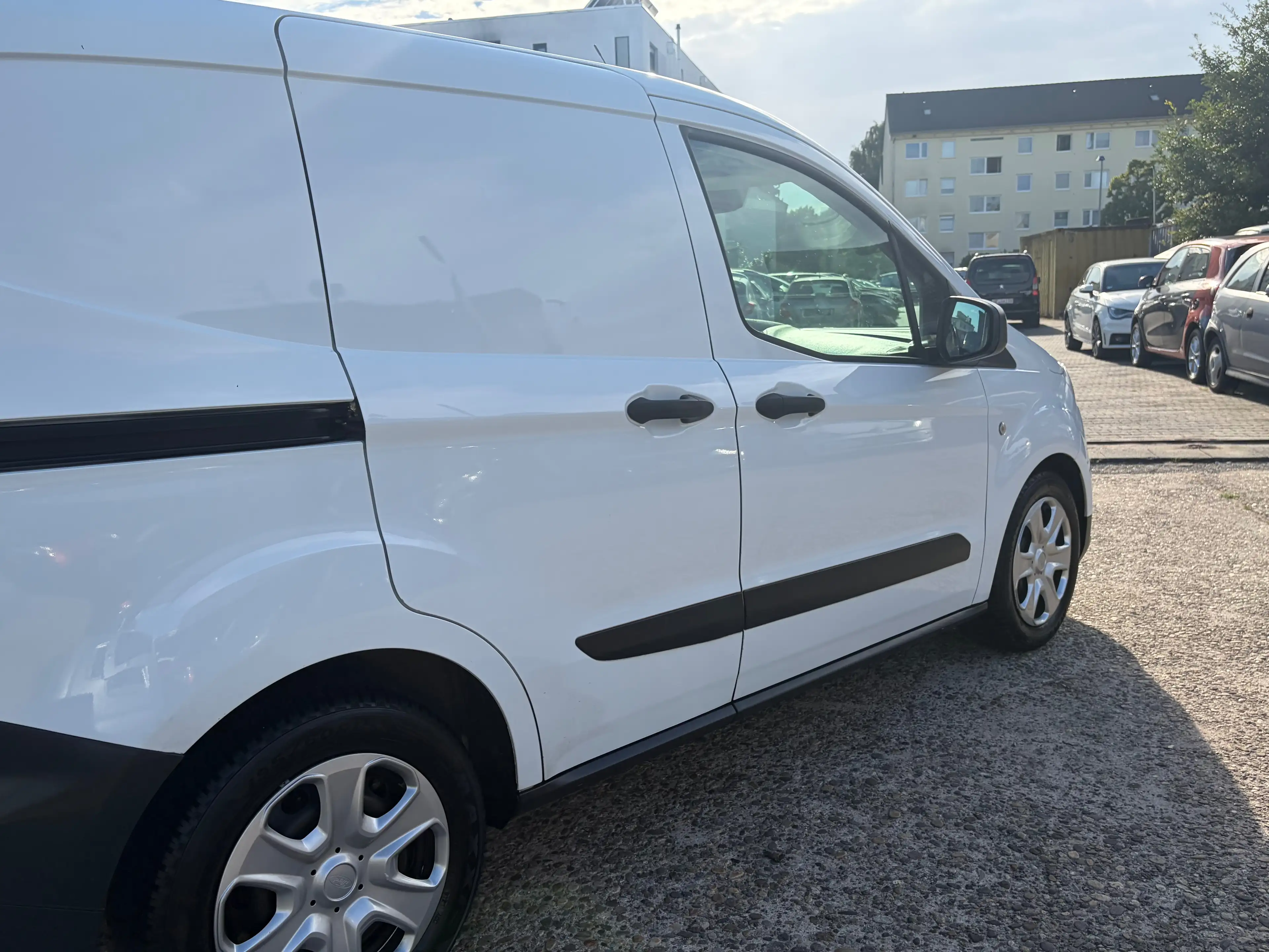 Ford Transit Courier Trend*2.Hand*Bluetooth*Klima*HU/AU Neu*USB — photo 11