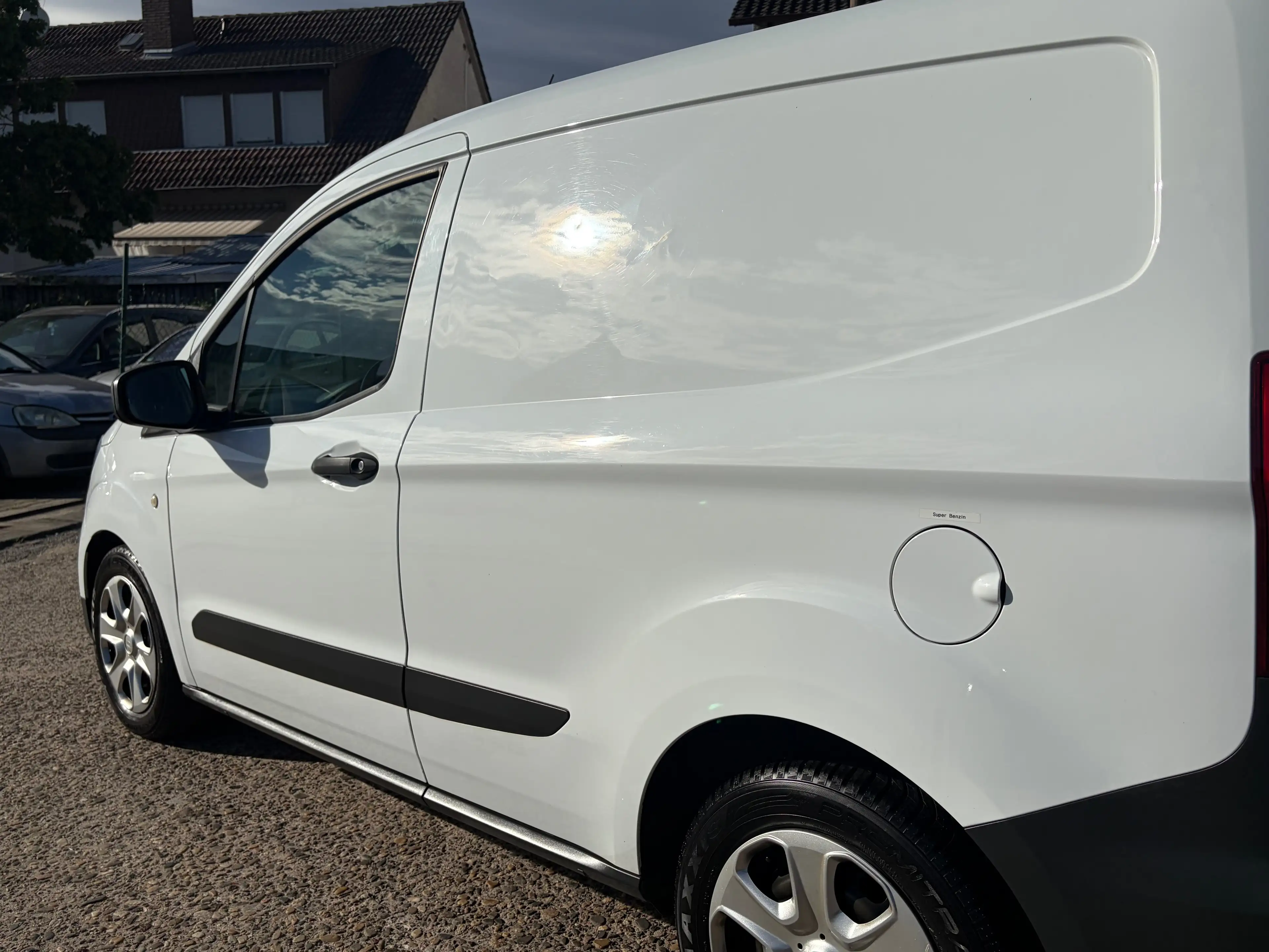 Ford Transit Courier Trend*2.Hand*Bluetooth*Klima*HU/AU Neu*USB — photo 4