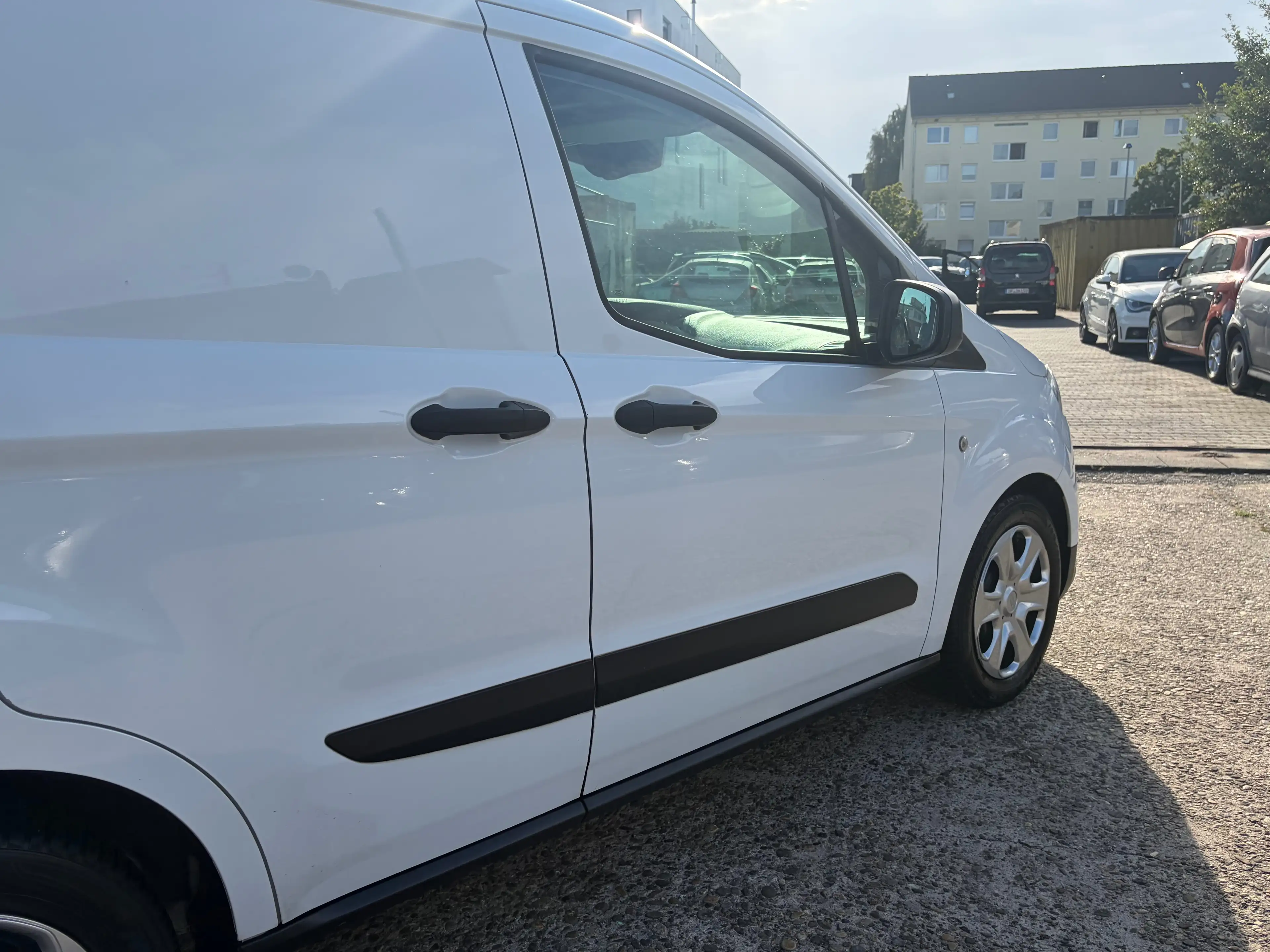 Ford Transit Courier Trend*2.Hand*Bluetooth*Klima*HU/AU Neu*USB — photo 12