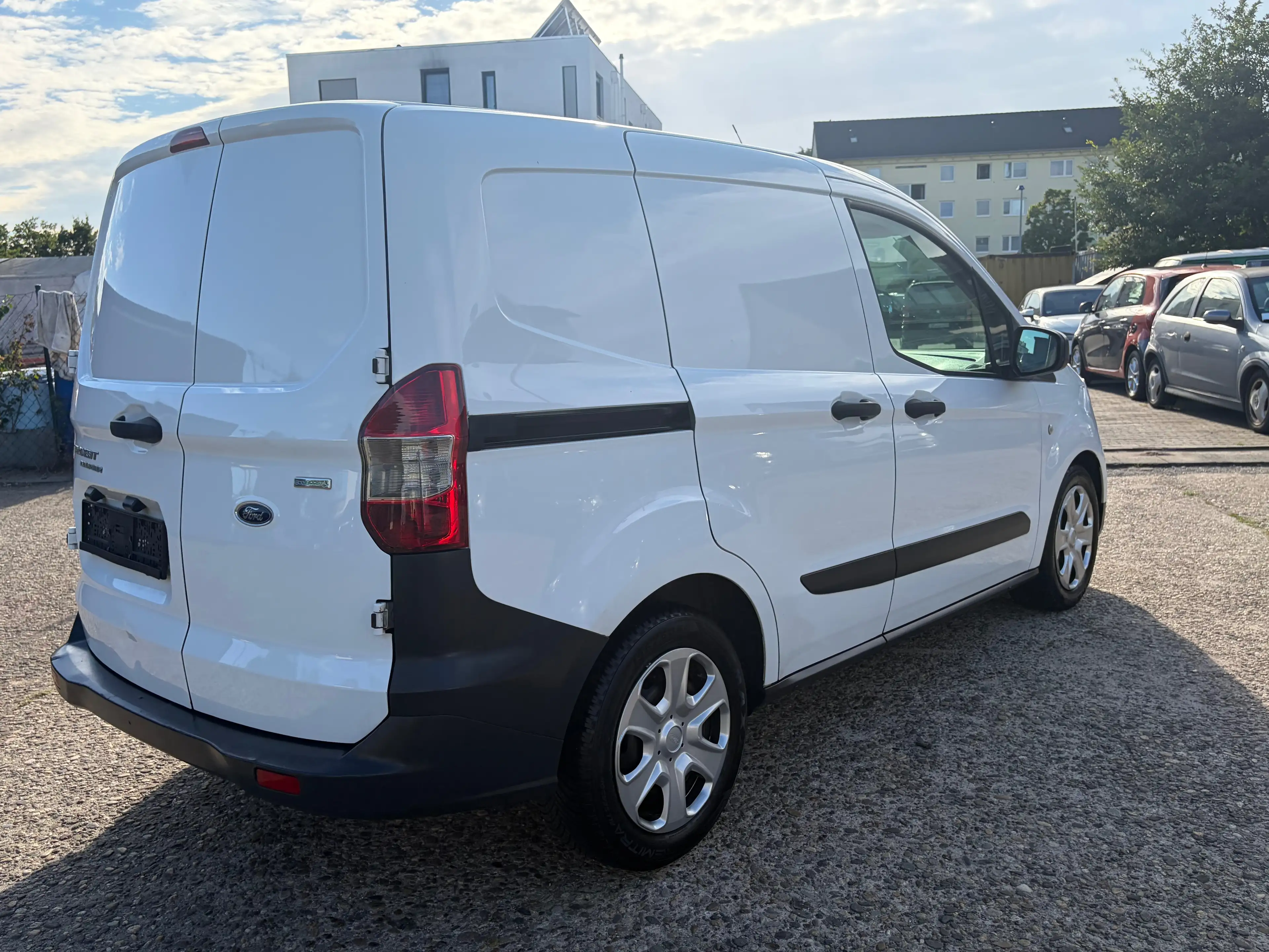 Ford Transit Courier Trend*2.Hand*Bluetooth*Klima*HU/AU Neu*USB — photo 9