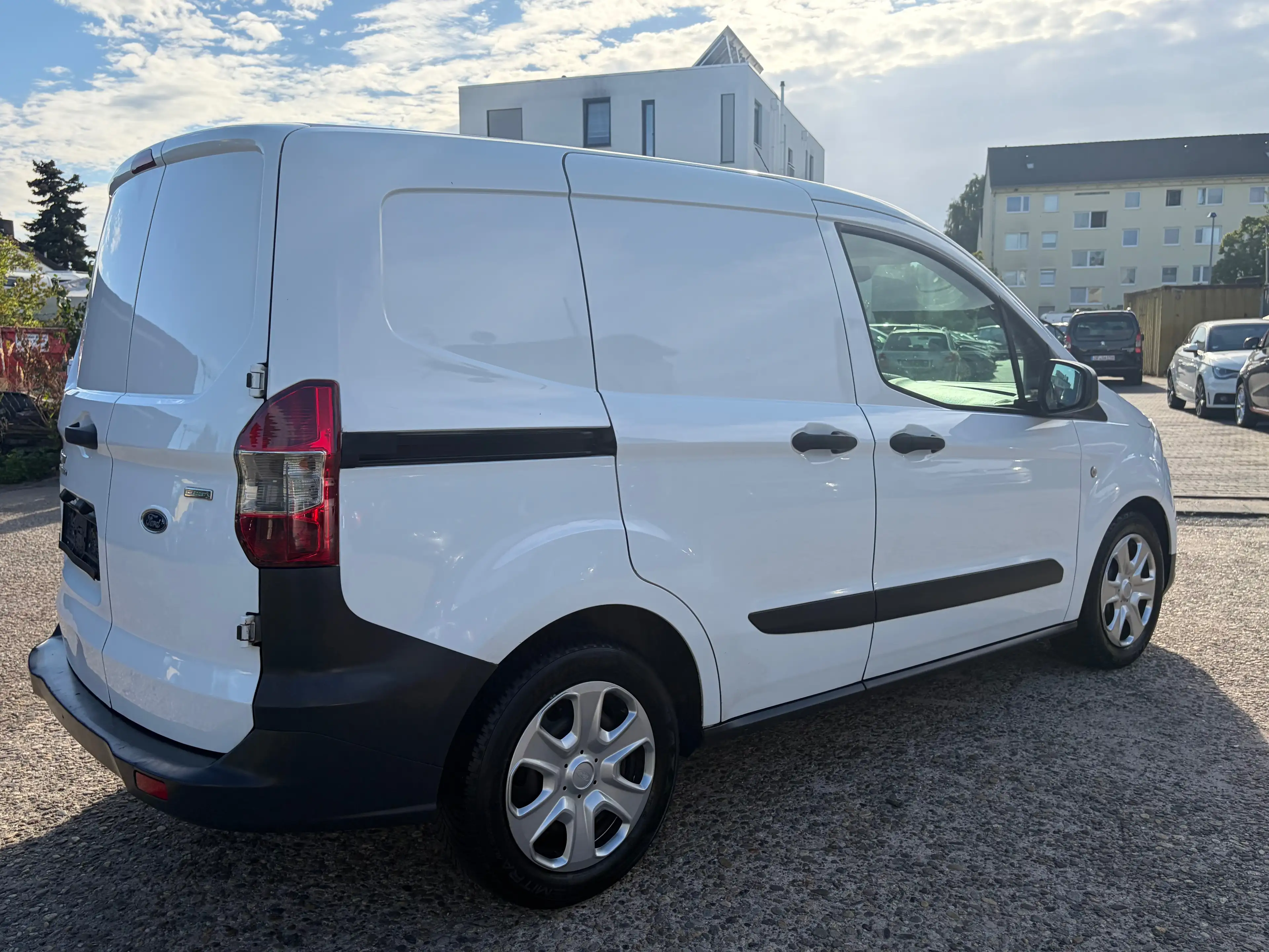 Ford Transit Courier Trend*2.Hand*Bluetooth*Klima*HU/AU Neu*USB — photo 10