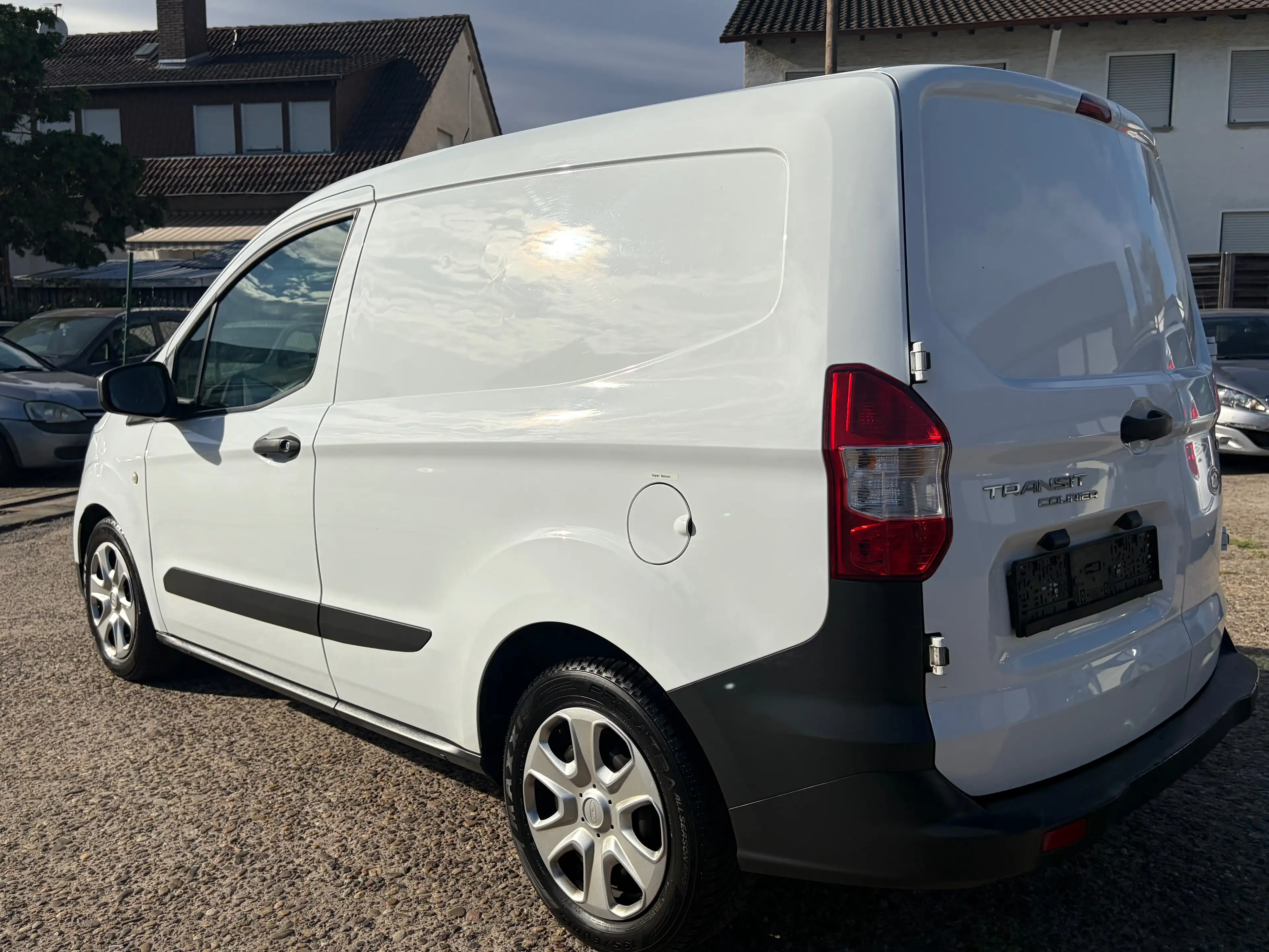 Ford Transit Courier Trend*2.Hand*Bluetooth*Klima*HU/AU Neu*USB — photo 5