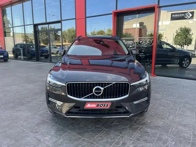 Volvo XC60 view 3