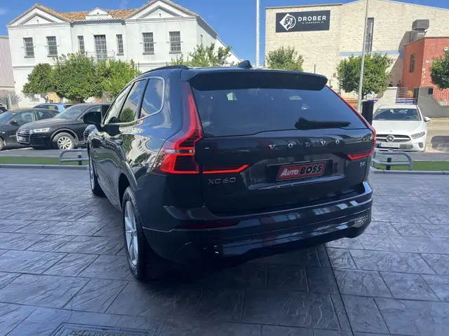 Volvo XC60 view 8