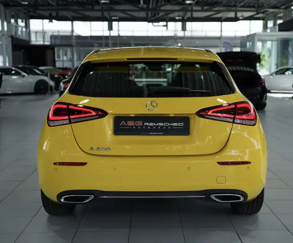 Mercedes-Benz A view 10