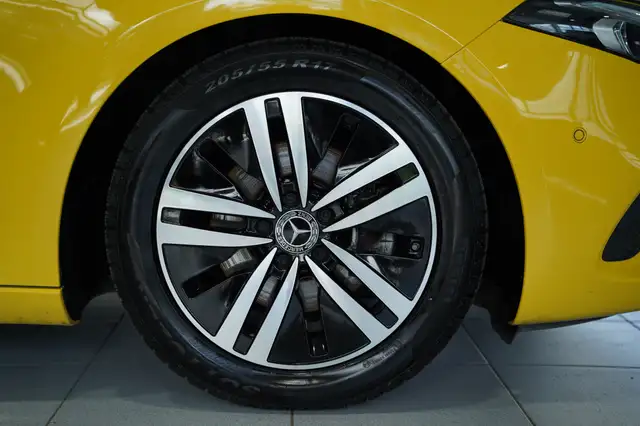 Mercedes-Benz A view 8