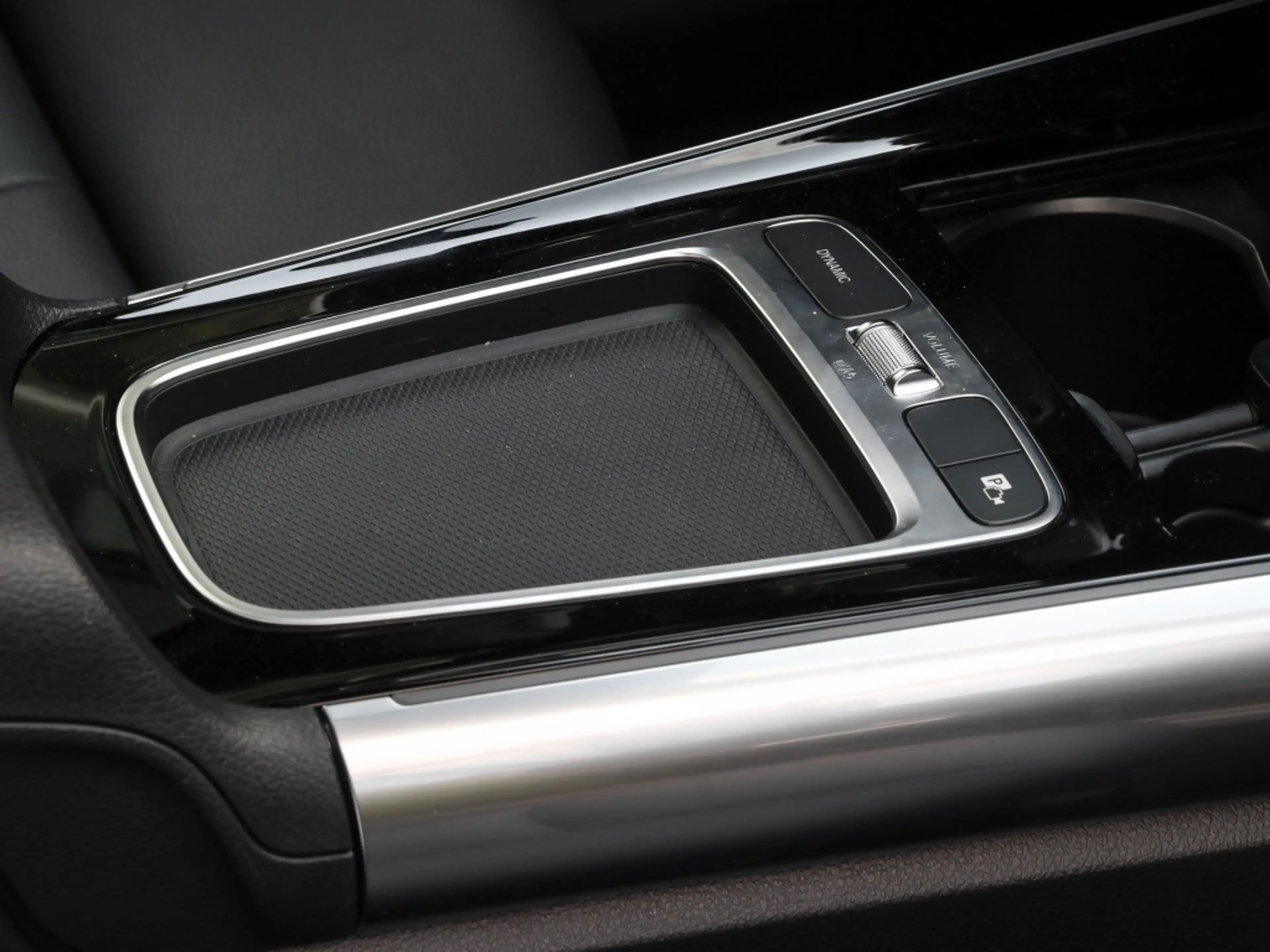 Mercedes-Benz EQA 300 4M Progressive/Pano/AHK/360/Ambi/Totw/18 — photo 8