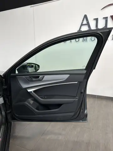 Audi A6 view 10