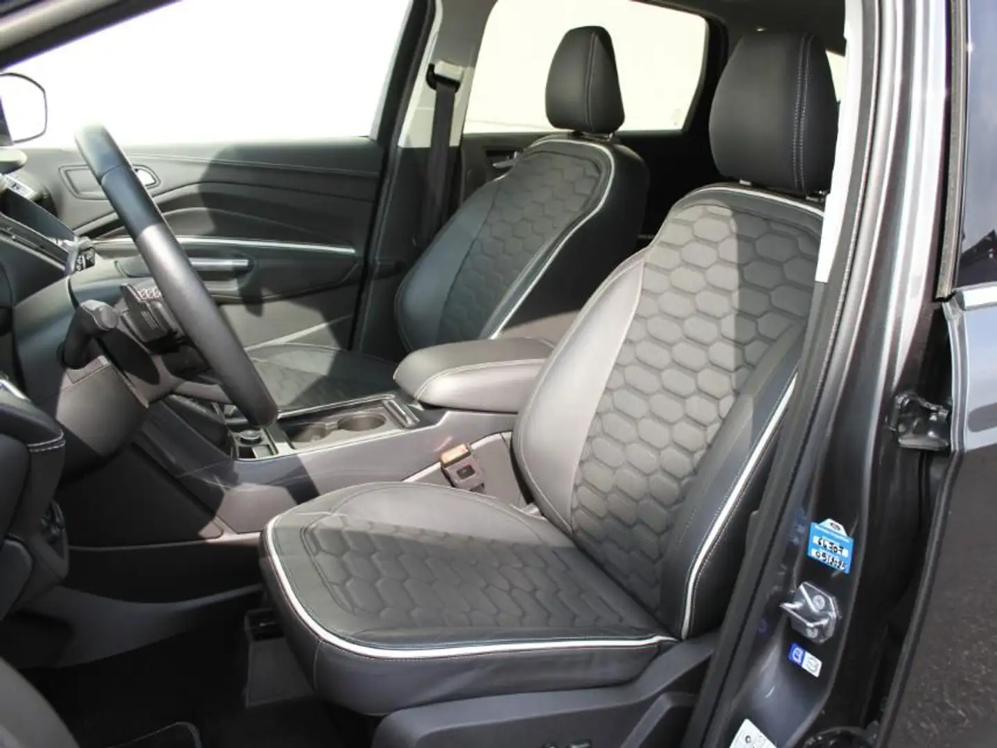 Ford Kuga 1.5 EB Vignale Autom. Panoramadach RFK Grijs - 2