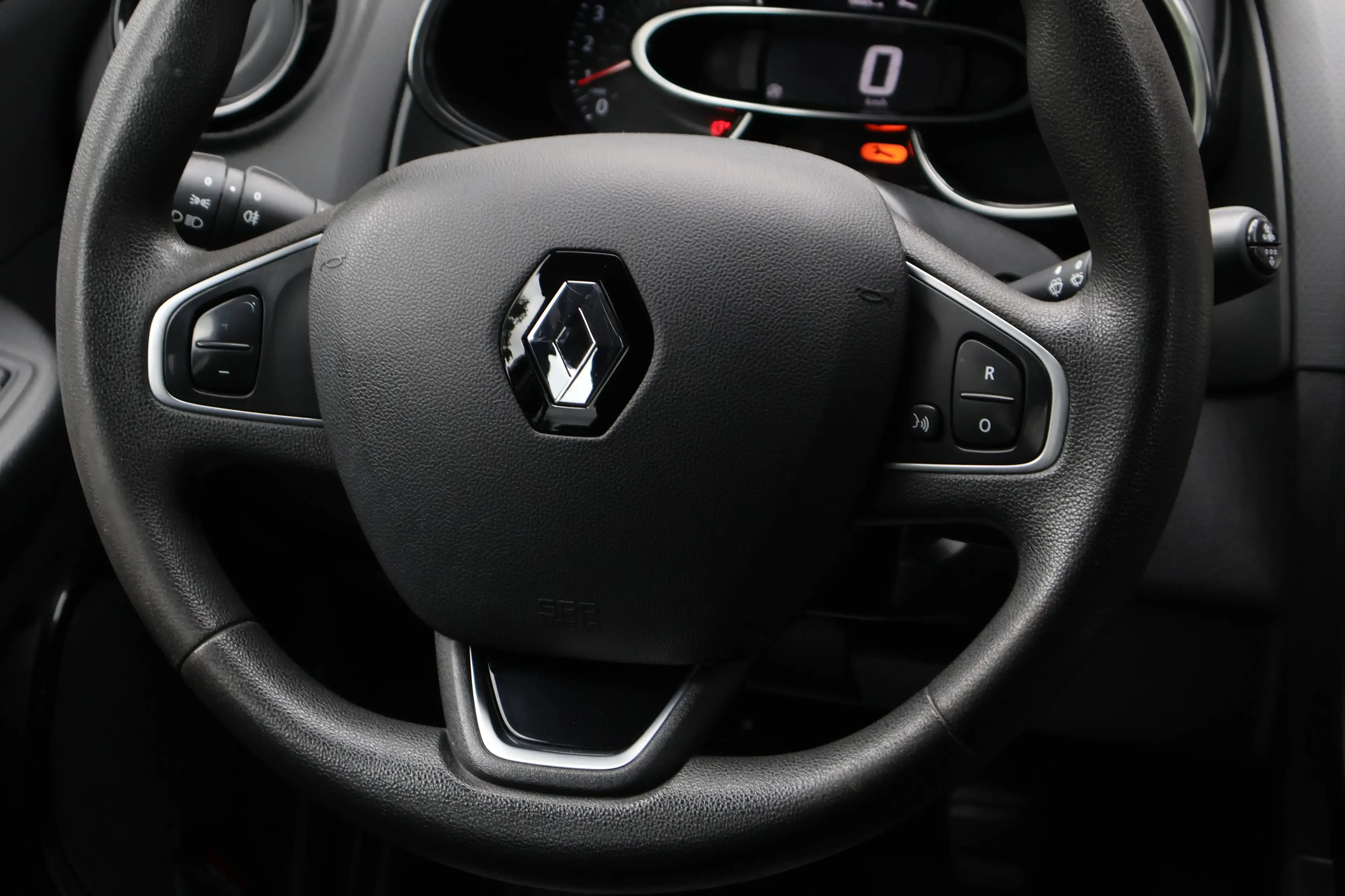 Renault Clio Clio 0.9 TCe Limited CruiseC Navi Garantie* — photo 11
