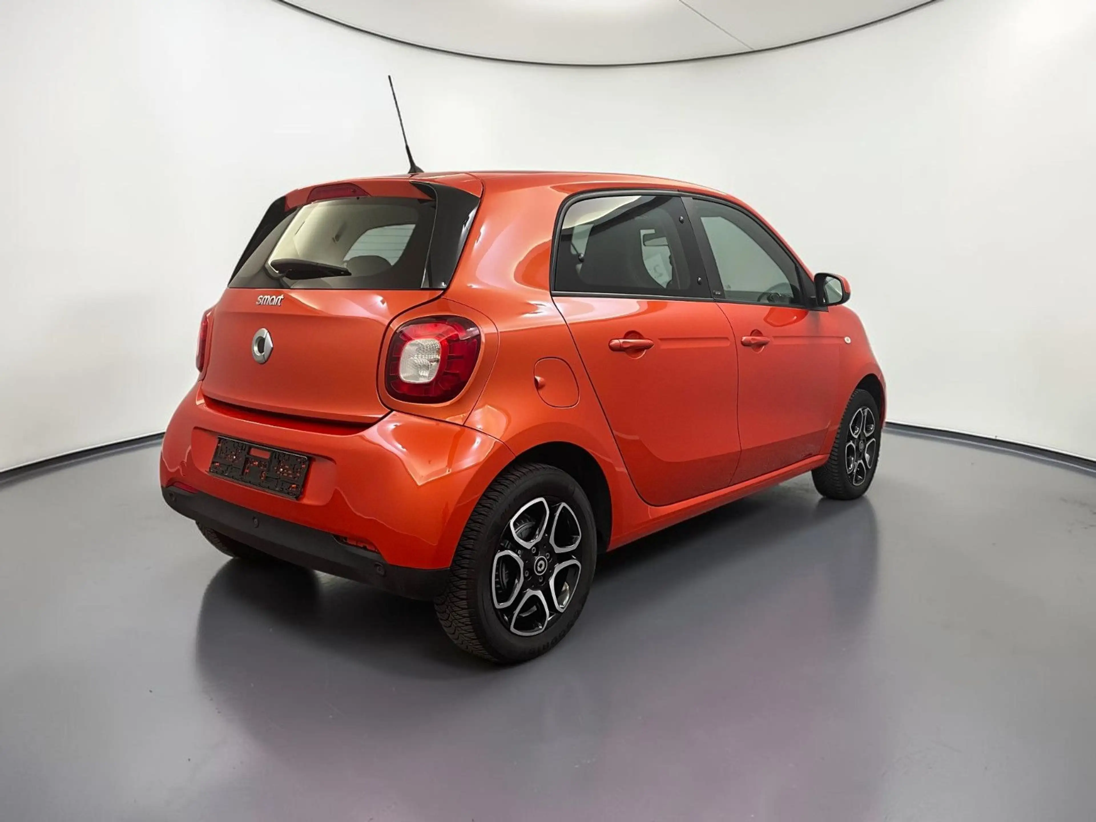 smart forFour *LED*COOL & AUDIO*LEDER* — photo 6