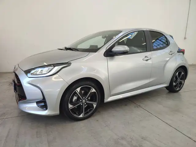 Toyota Yaris 1.5h 130 Lounge