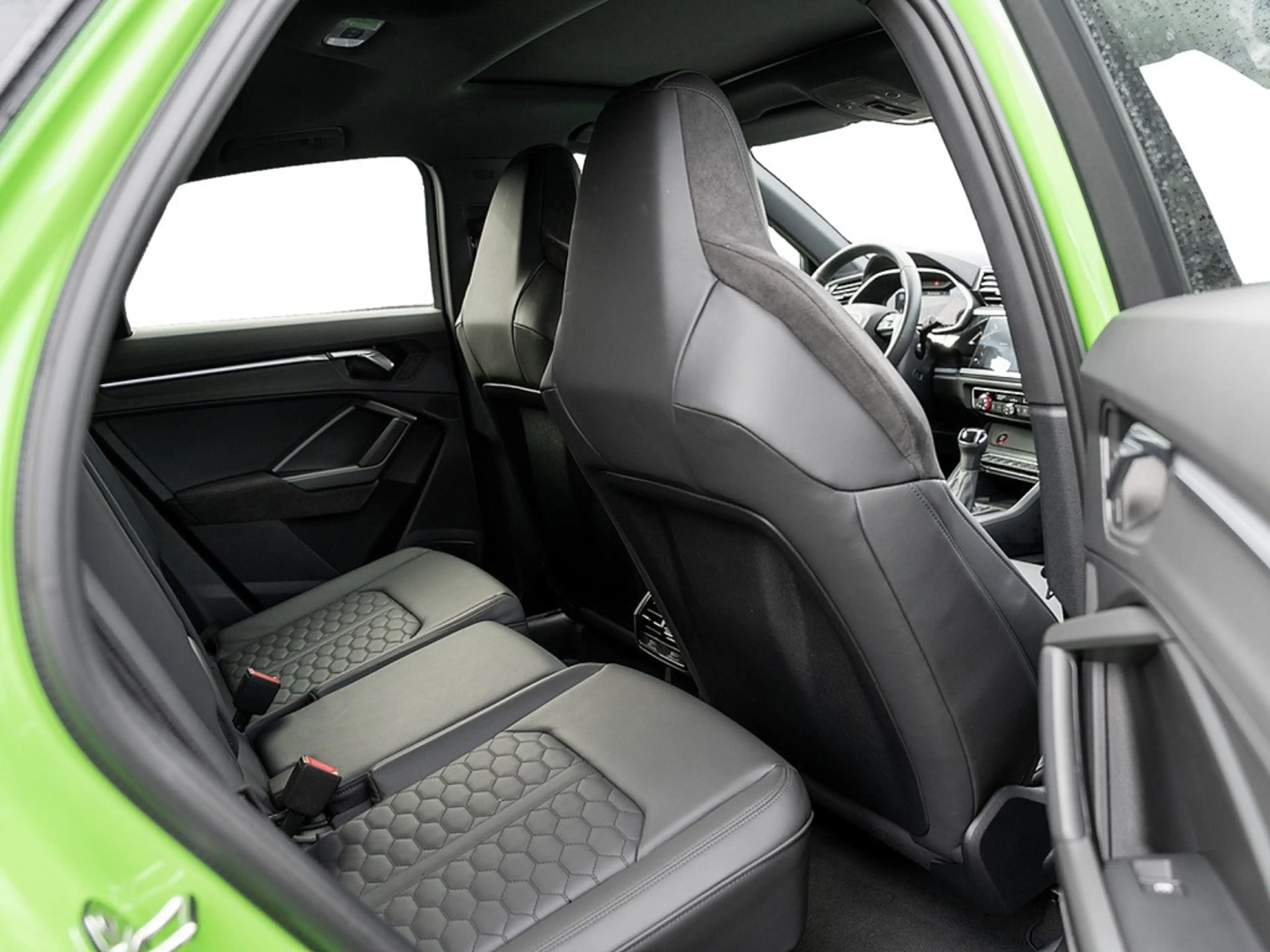 Audi RS Q3 Sportback 2.5 TFSI AHK MATRIX PANO B&O — photo 4