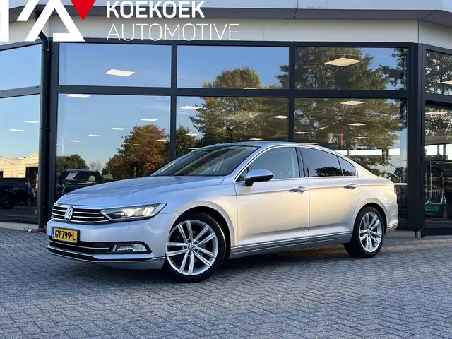 Volkswagen Passat 1.8TSI Highline CAM/STOELVERW/LEER