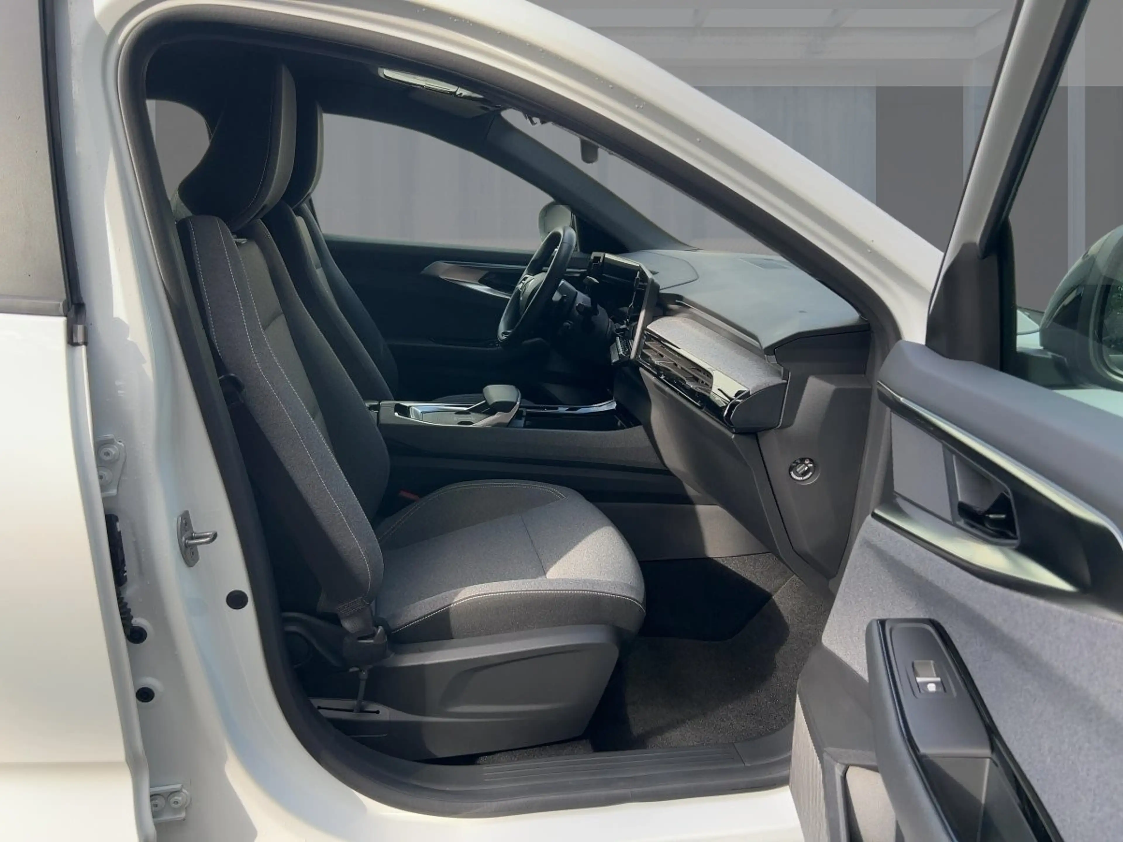 Renault Austral Equilibre Mild Hybrid 140 Automatik SHZ BT — photo 8
