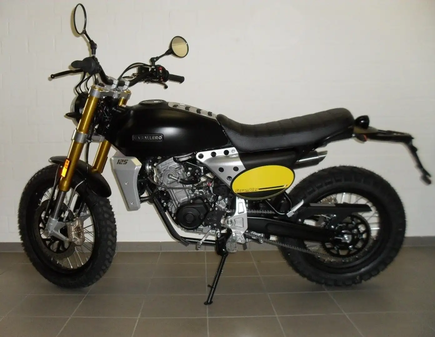 Fantic Caballero 125 Scrambler Schwarz - 2