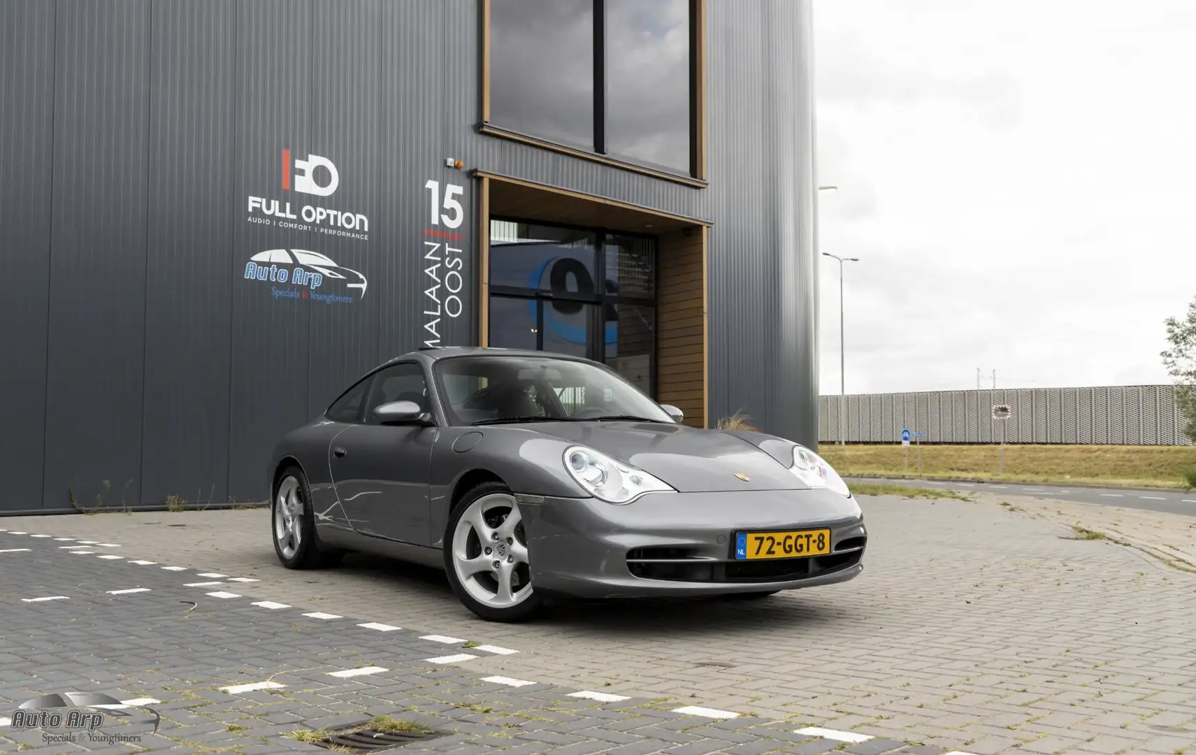 Porsche 911 3.6 Coupé Carrera Gri - 1