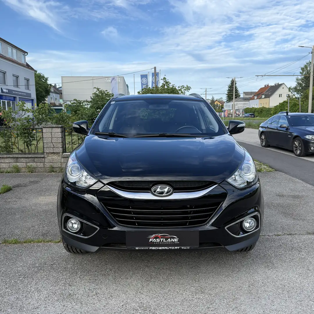 Hyundai iX35 2,0 CRDi Life 4WD Schwarz - 2