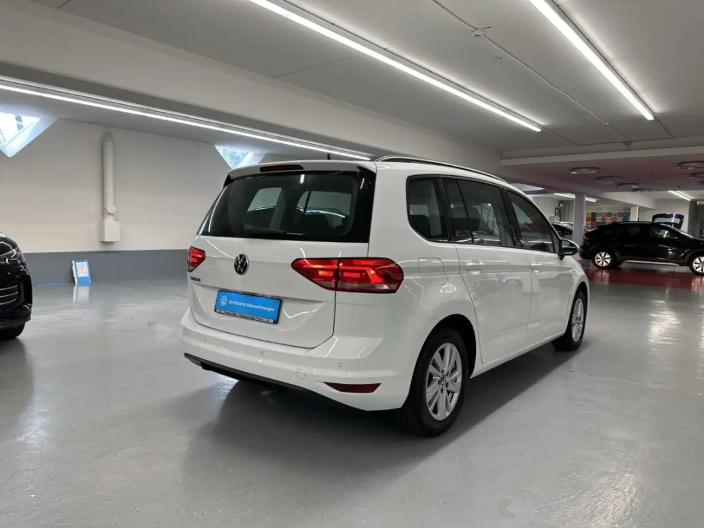 Volkswagen Touran Comfortline 2.0 TDI Navi Klima ACC Sitzheizung Weiß - 2