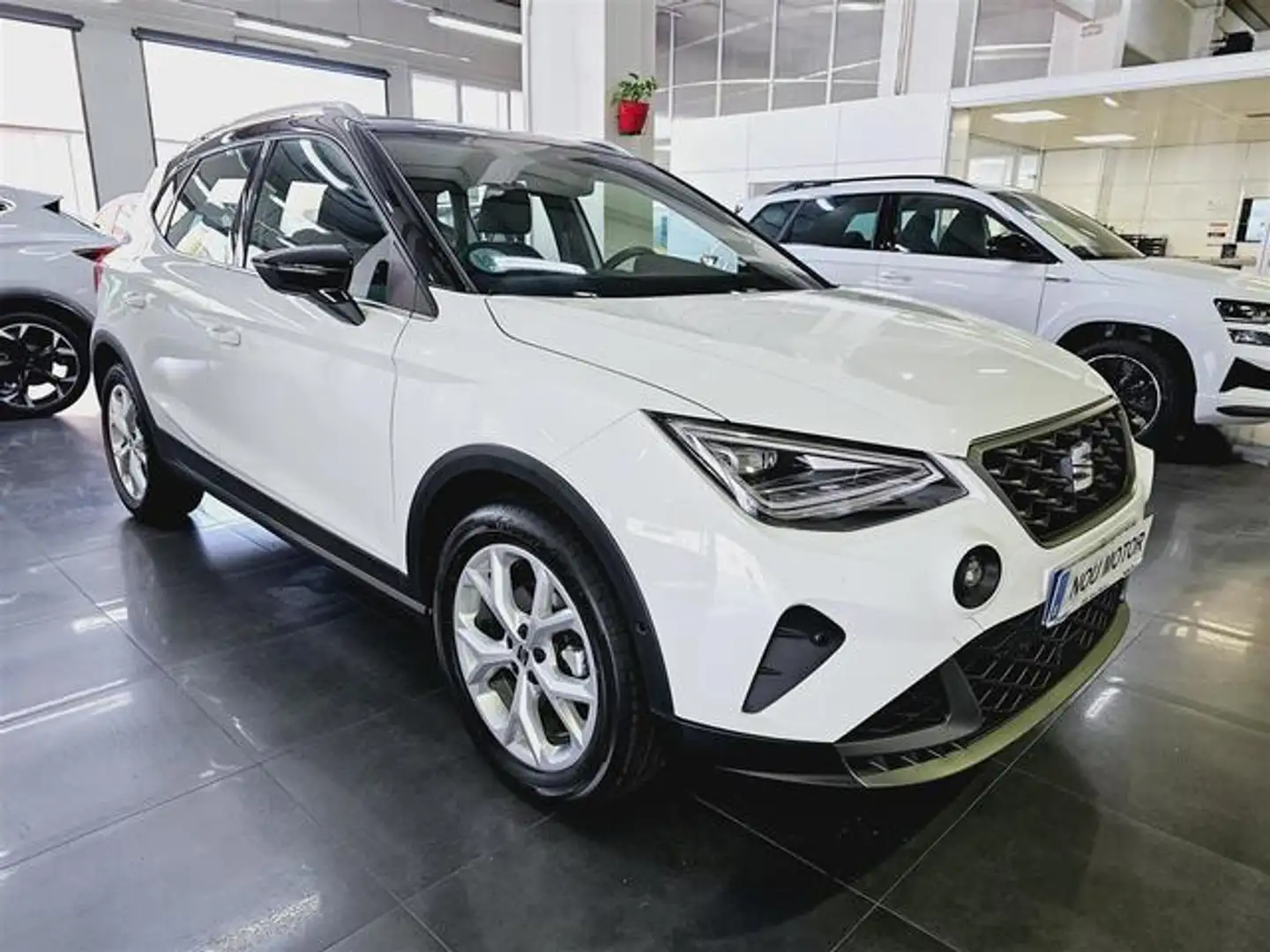 SEAT Arona 1.0 TSI S&S FR XM 110 Bianco - 2