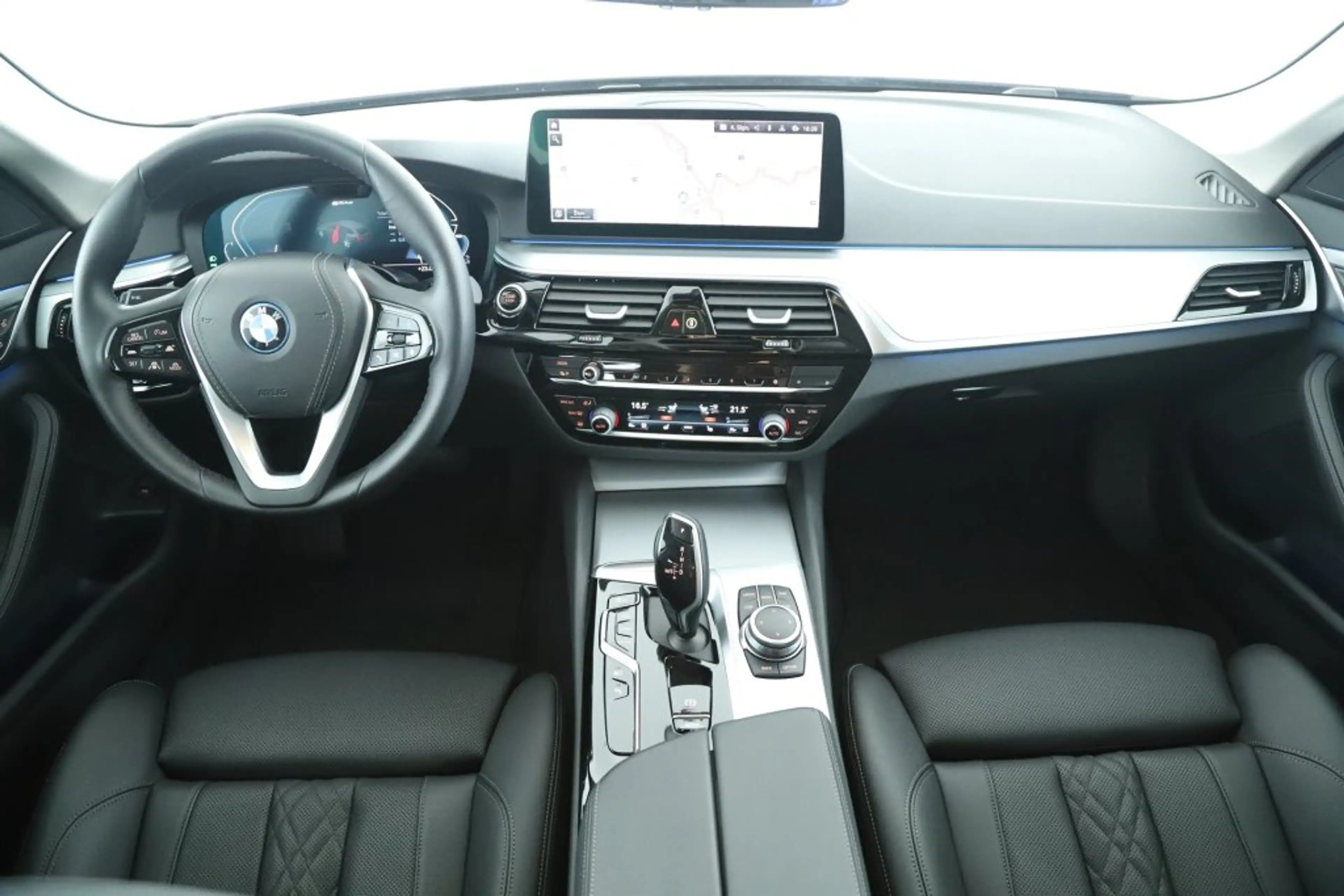 BMW 530 e xDrive Touring Aut. NAVI LEDER SHADOW LED — photo 12
