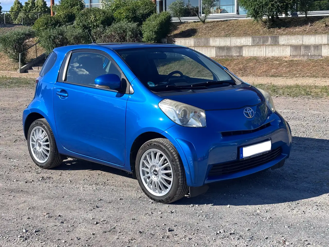 Toyota iQ